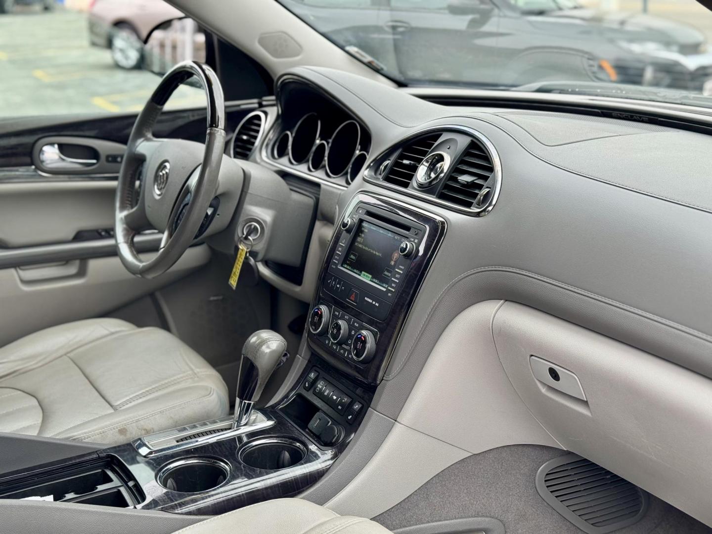 2017 BLACK Buick Enclave Leather AWD (5GAKVBKD9HJ) with an 3.6L V6 DOHC 24V engine, 6A transmission, located at 7600 S Western Ave., Chicago, IL, 60620, (773) 918-3980, 0.000000, 0.000000 - Photo#8