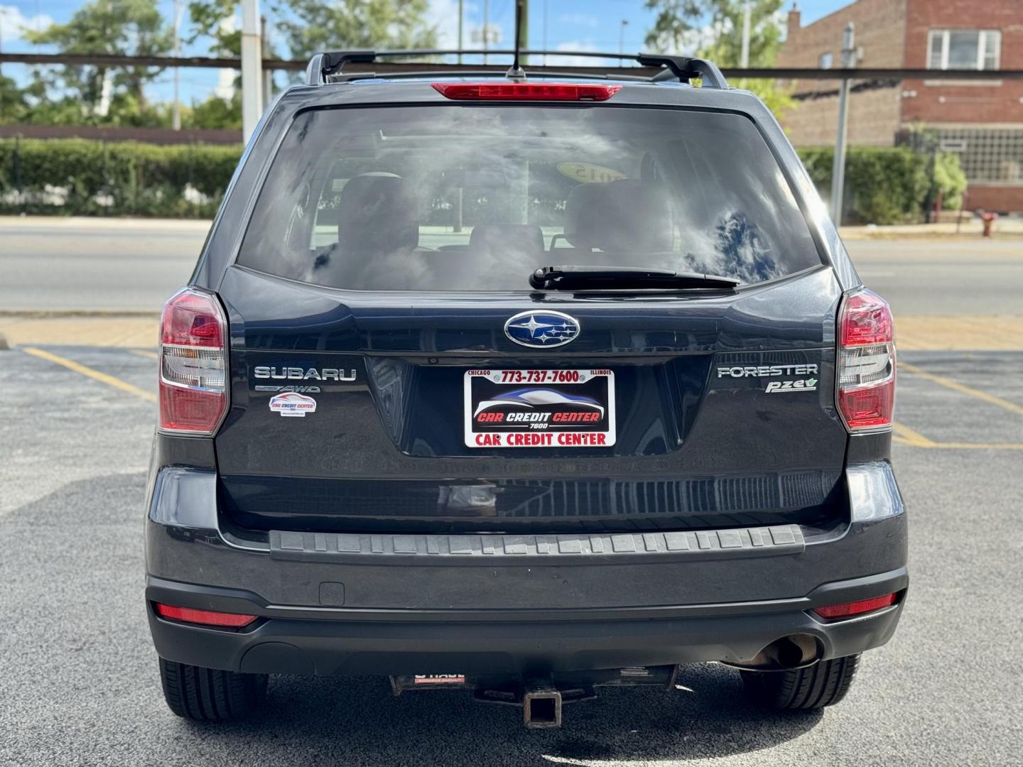 2015 GRAY Subaru Forester 2.5i Premium (JF2SJADC3FH) with an 2.5L H4 SOHC 16V engine, 6-Speed Automatic transmission, located at 7600 S Western Ave., Chicago, IL, 60620, (773) 918-3980, 0.000000, 0.000000 - Photo#3