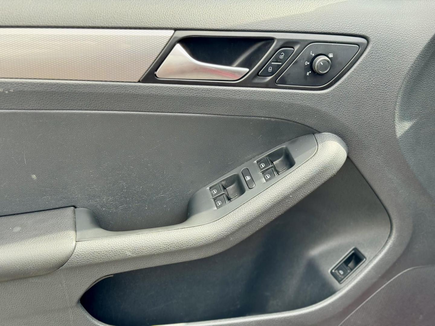 2017 RED Volkswagen Jetta 1.4T S 6A (3VW2B7AJ5HM) with an 1.4L L4 DOHC 20V engine, 6A transmission, located at 7600 S Western Ave., Chicago, IL, 60620, (773) 918-3980, 0.000000, 0.000000 - Photo#13