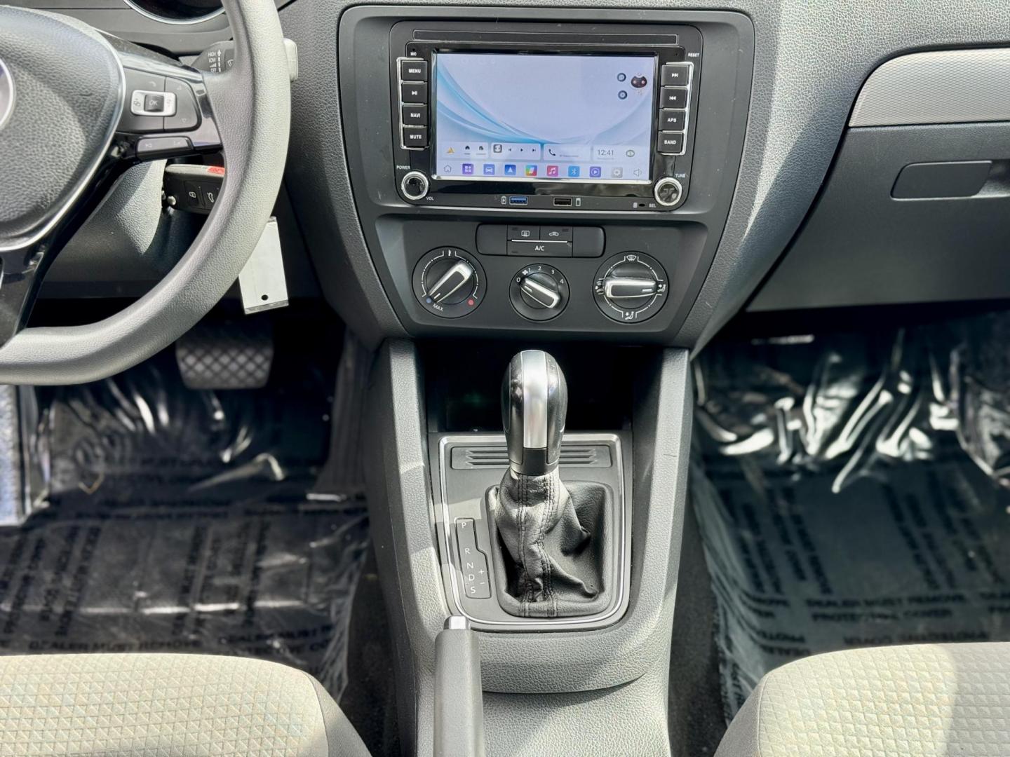 2017 RED Volkswagen Jetta 1.4T S 6A (3VW2B7AJ5HM) with an 1.4L L4 DOHC 20V engine, 6A transmission, located at 7600 S Western Ave., Chicago, IL, 60620, (773) 918-3980, 0.000000, 0.000000 - Photo#11