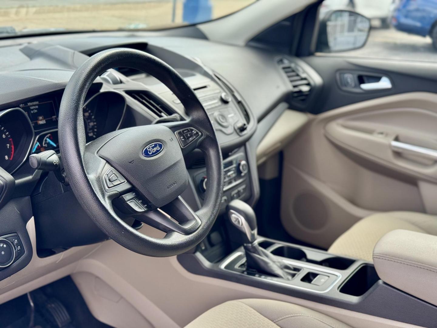 2018 GREY Ford Escape SE 4WD (1FMCU9GD6JU) with an 1.5L L4 DOHC 16V engine, 6A transmission, located at 7600 S Western Ave., Chicago, IL, 60620, (773) 918-3980, 0.000000, 0.000000 - Photo#5