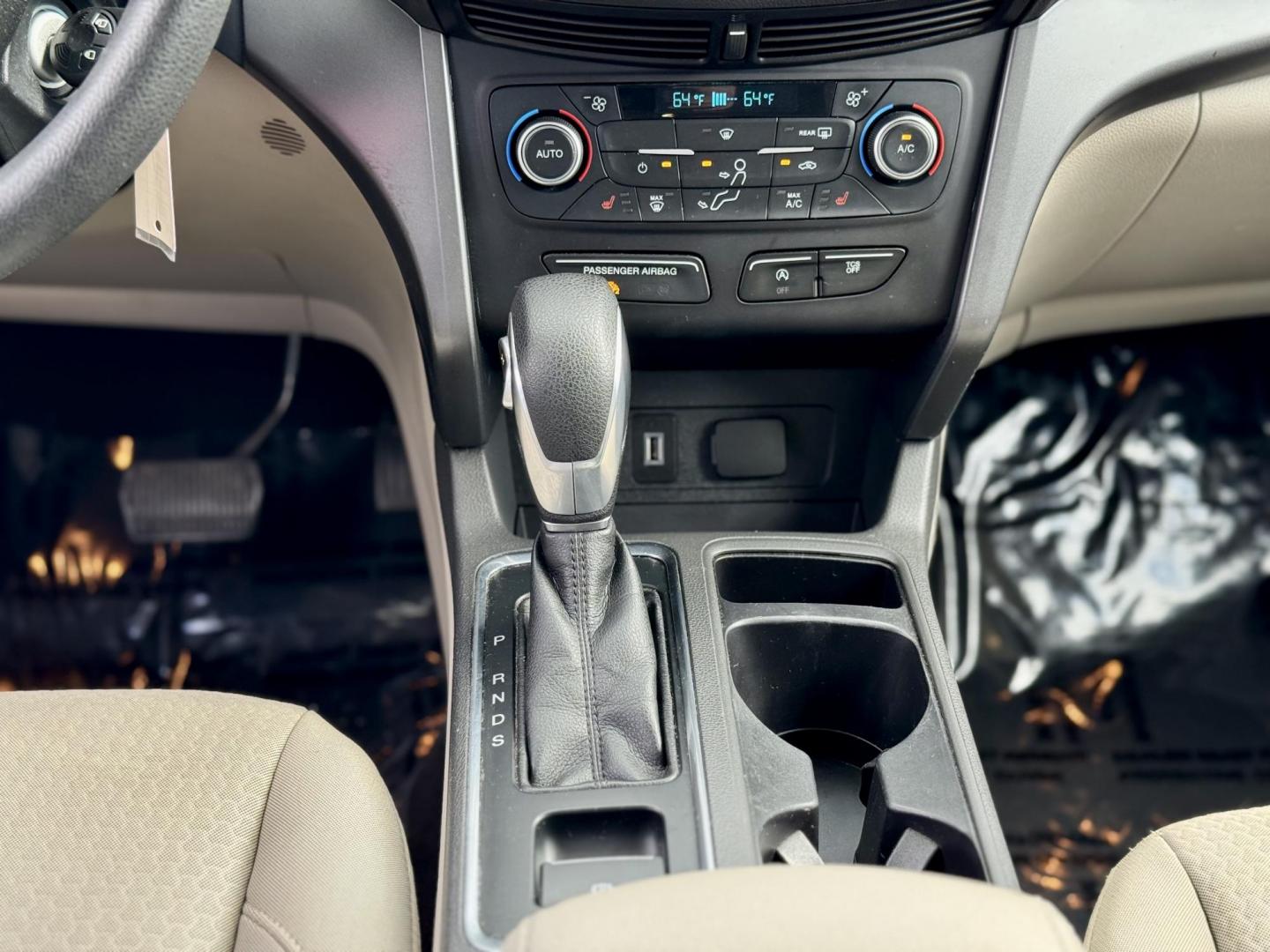2018 GREY Ford Escape SE 4WD (1FMCU9GD6JU) with an 1.5L L4 DOHC 16V engine, 6A transmission, located at 7600 S Western Ave., Chicago, IL, 60620, (773) 918-3980, 0.000000, 0.000000 - Photo#11