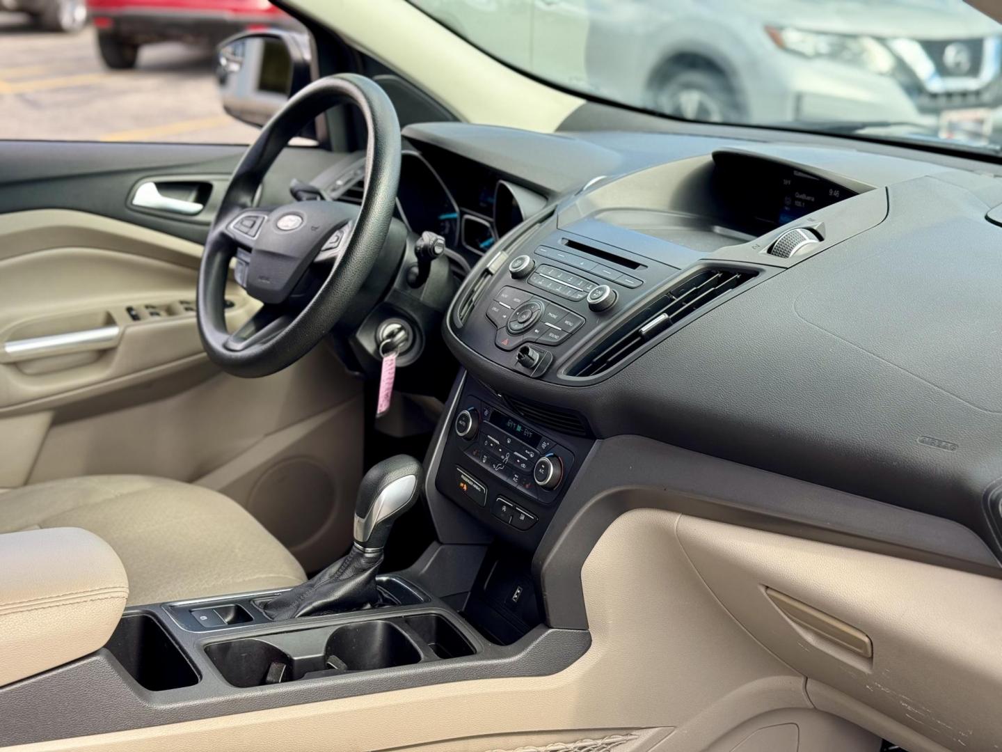 2018 GREY Ford Escape SE 4WD (1FMCU9GD6JU) with an 1.5L L4 DOHC 16V engine, 6A transmission, located at 7600 S Western Ave., Chicago, IL, 60620, (773) 918-3980, 0.000000, 0.000000 - Photo#8