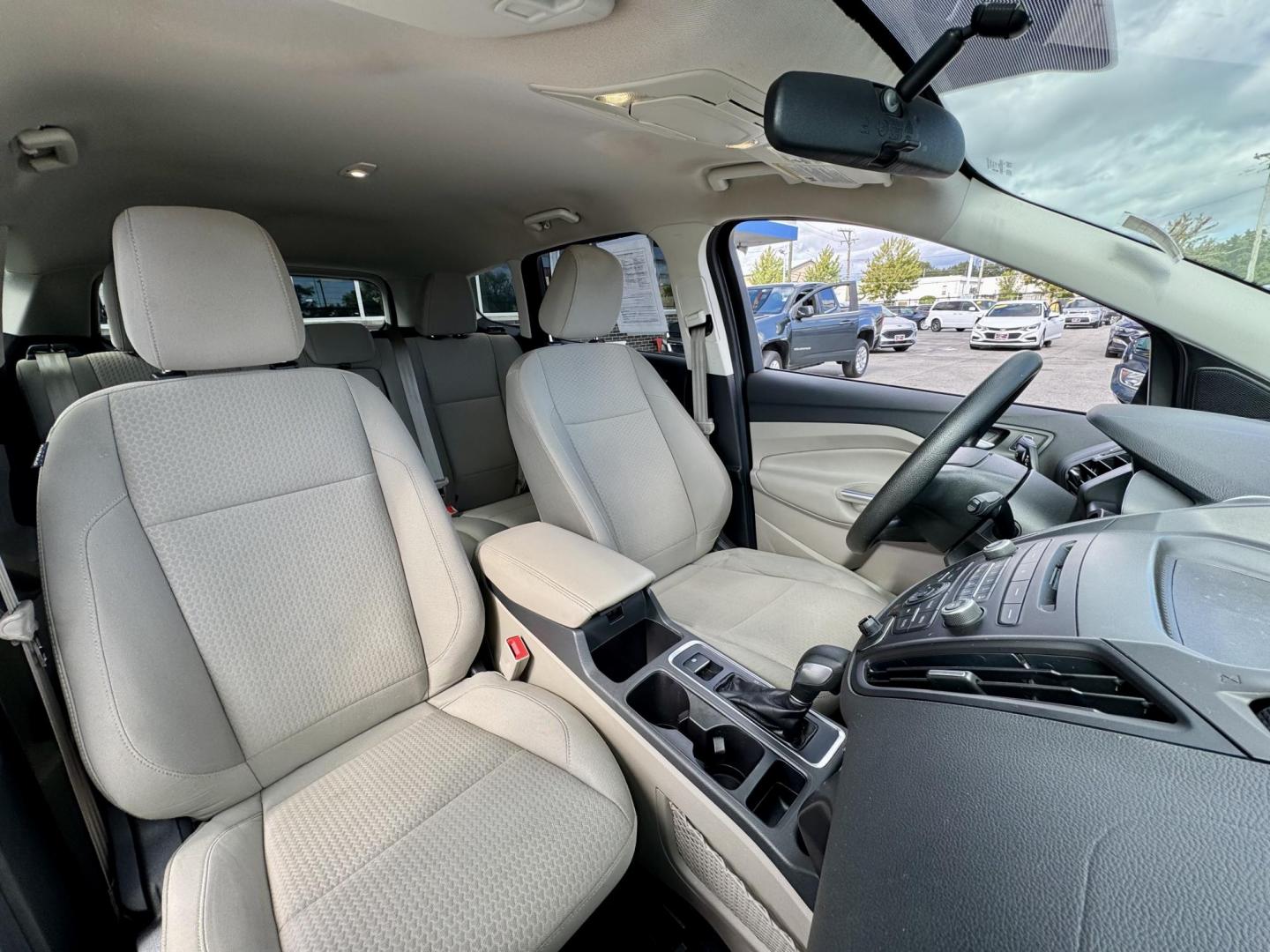 2018 GREY Ford Escape SE 4WD (1FMCU9GD6JU) with an 1.5L L4 DOHC 16V engine, 6A transmission, located at 7600 S Western Ave., Chicago, IL, 60620, (773) 918-3980, 0.000000, 0.000000 - Photo#9