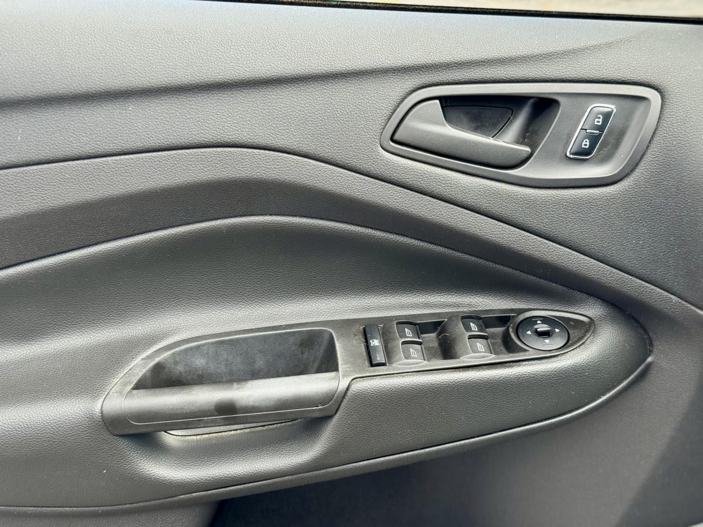 2016 SILVER Ford Escape S FWD (1FMCU0F74GU) with an 2.5L L4 DOHC 16V engine, 6-Speed Automatic transmission, located at 7600 S Western Ave., Chicago, IL, 60620, (773) 918-3980, 0.000000, 0.000000 - Photo#13