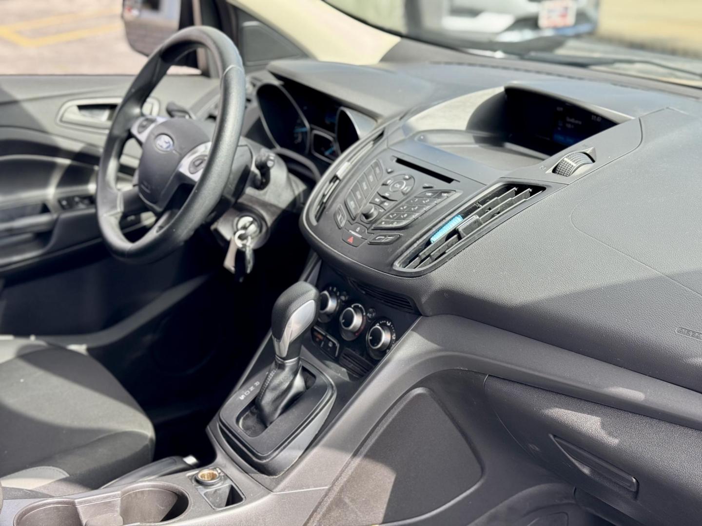 2016 SILVER Ford Escape S FWD (1FMCU0F74GU) with an 2.5L L4 DOHC 16V engine, 6-Speed Automatic transmission, located at 7600 S Western Ave., Chicago, IL, 60620, (773) 918-3980, 0.000000, 0.000000 - Photo#8