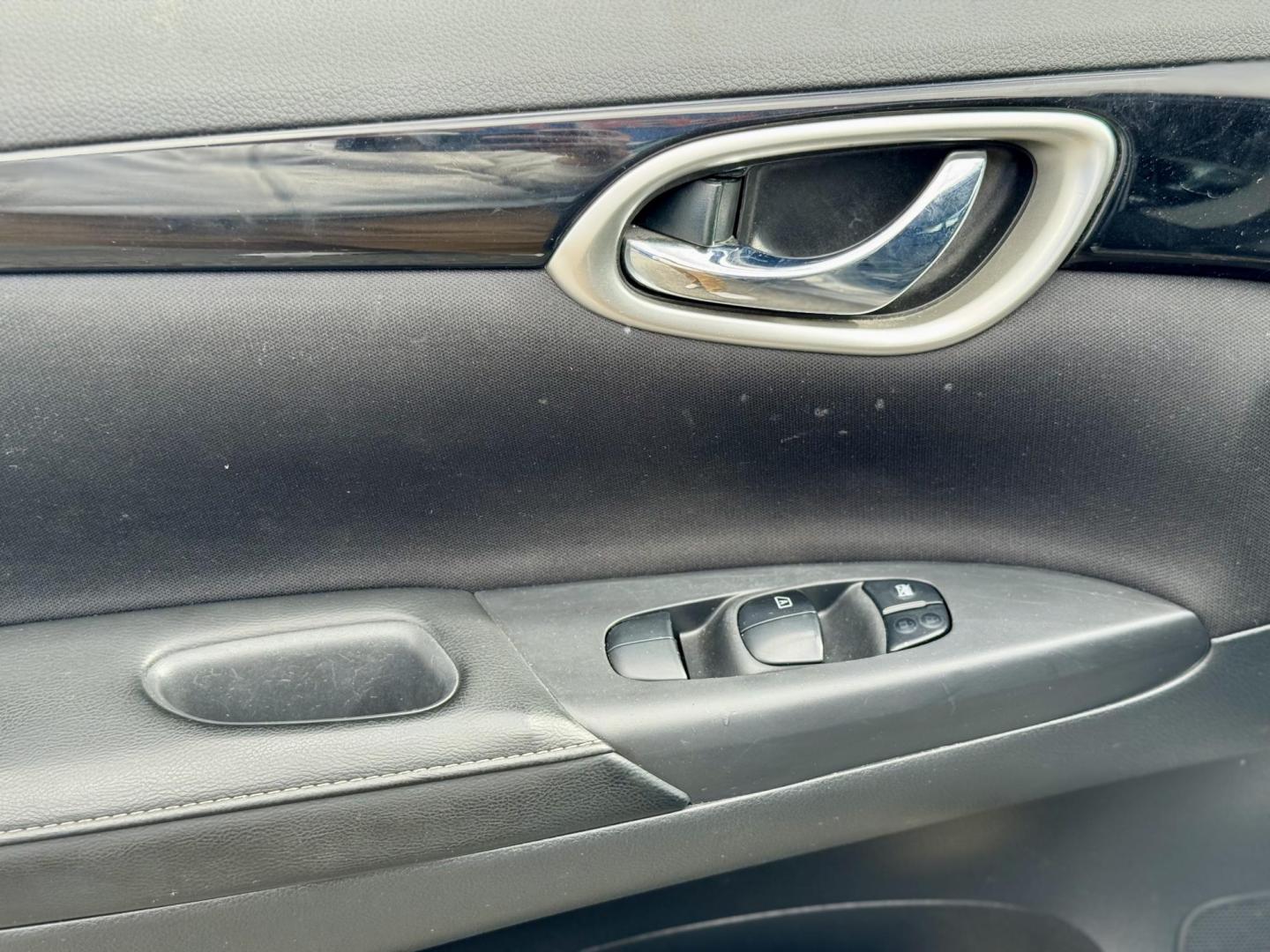 2019 GRAY Nissan Sentra S CVT (3N1AB7AP5KY) with an 1.8L L4 SFI DOHC 16V engine, CVT transmission, located at 7600 S Western Ave., Chicago, IL, 60620, (773) 918-3980, 0.000000, 0.000000 - Photo#13