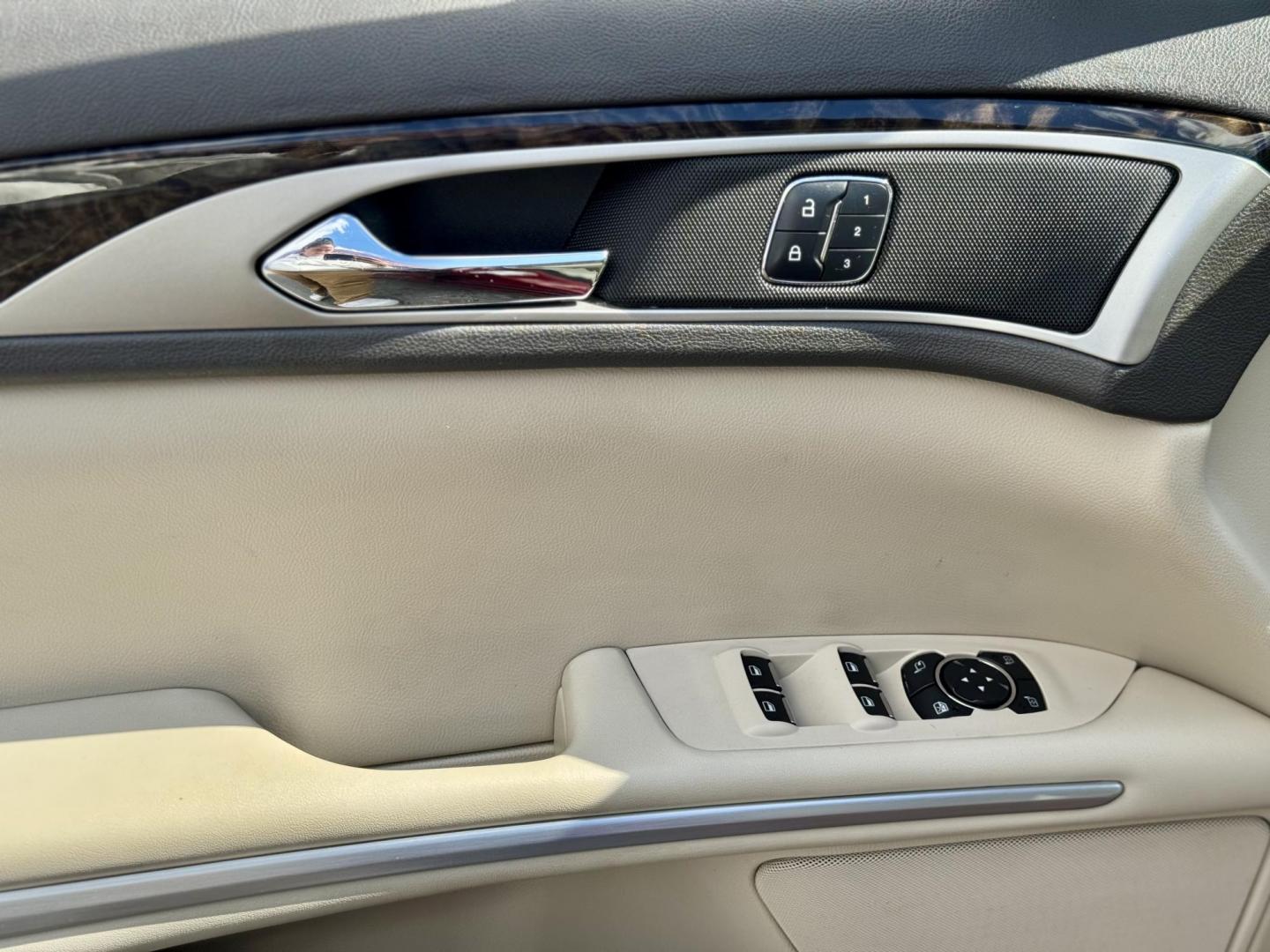 2016 RED Lincoln MKZ FWD (3LN6L2GK0GR) with an 3.7L V6 DOHC 24V engine, 6-Speed Automatic transmission, located at 7600 S Western Ave., Chicago, IL, 60620, (773) 918-3980, 0.000000, 0.000000 - Photo#14