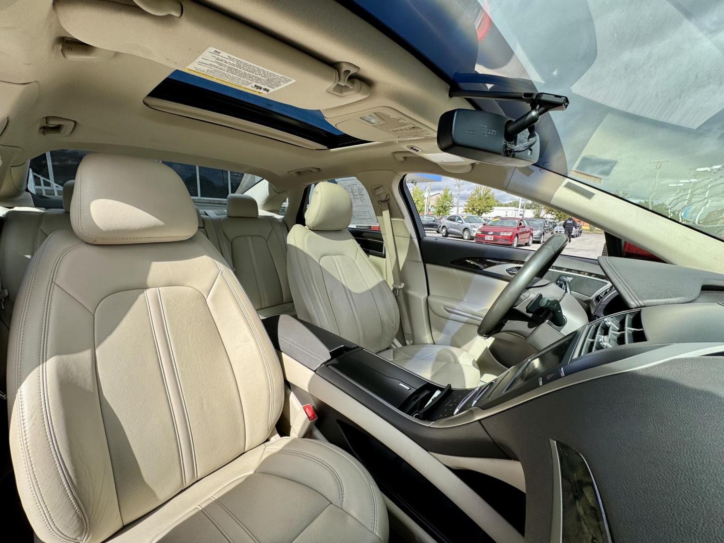 2016 RED Lincoln MKZ FWD (3LN6L2GK0GR) with an 3.7L V6 DOHC 24V engine, 6-Speed Automatic transmission, located at 7600 S Western Ave., Chicago, IL, 60620, (773) 918-3980, 0.000000, 0.000000 - Photo#10