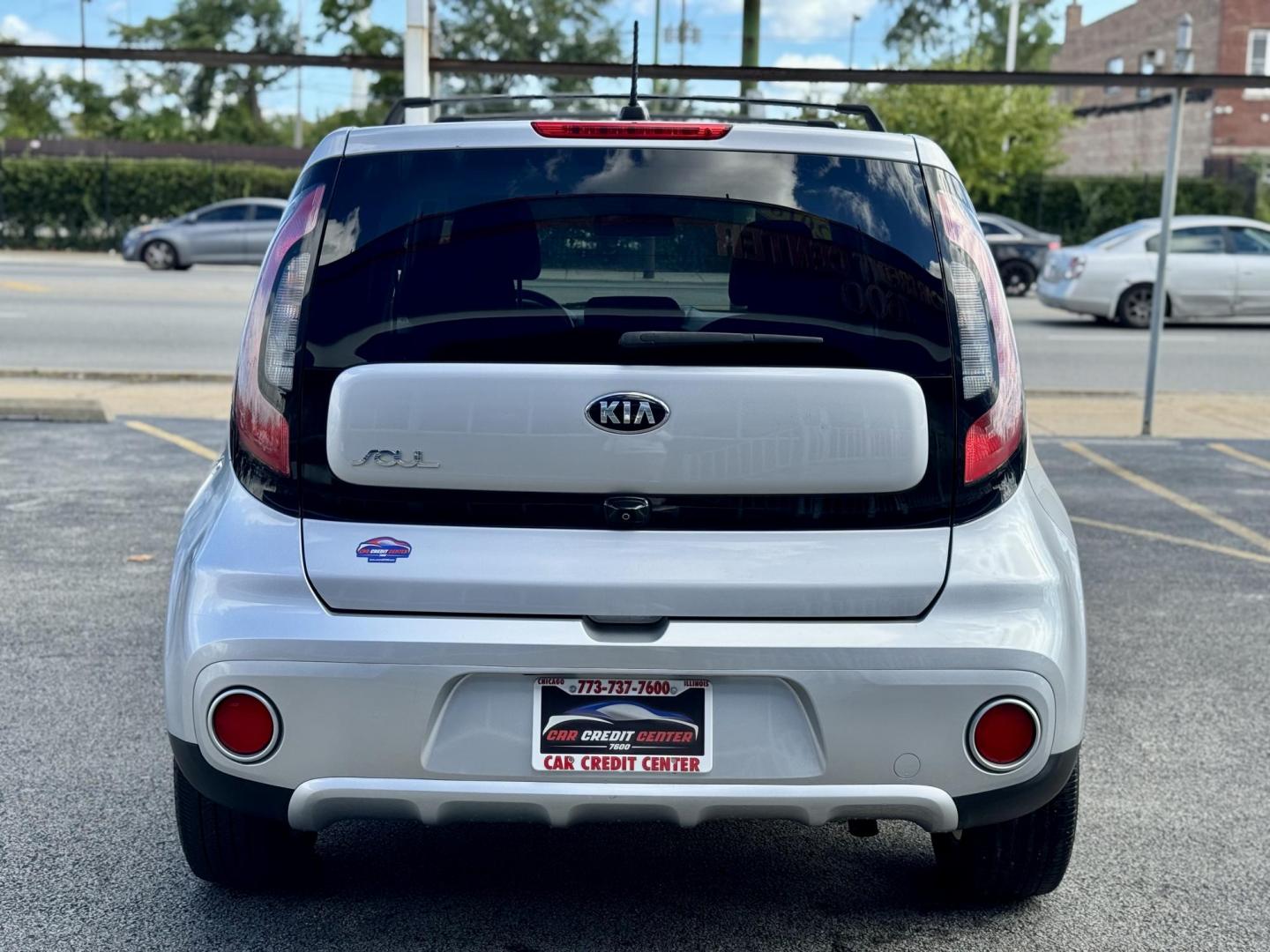 2018 SILVER Kia Soul + (KNDJP3A51J7) with an 2.0L L4 DOHC 16V engine, 6A transmission, located at 7600 S Western Ave., Chicago, IL, 60620, (773) 918-3980, 0.000000, 0.000000 - Photo#3