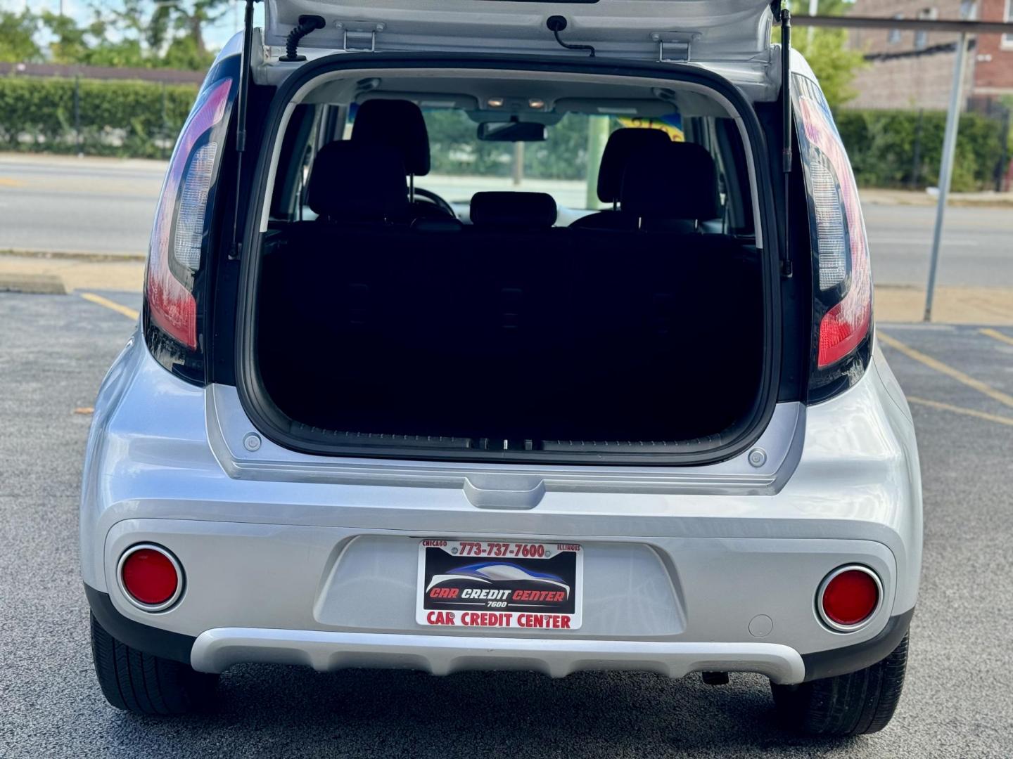 2018 SILVER Kia Soul + (KNDJP3A51J7) with an 2.0L L4 DOHC 16V engine, 6A transmission, located at 7600 S Western Ave., Chicago, IL, 60620, (773) 918-3980, 0.000000, 0.000000 - Photo#4