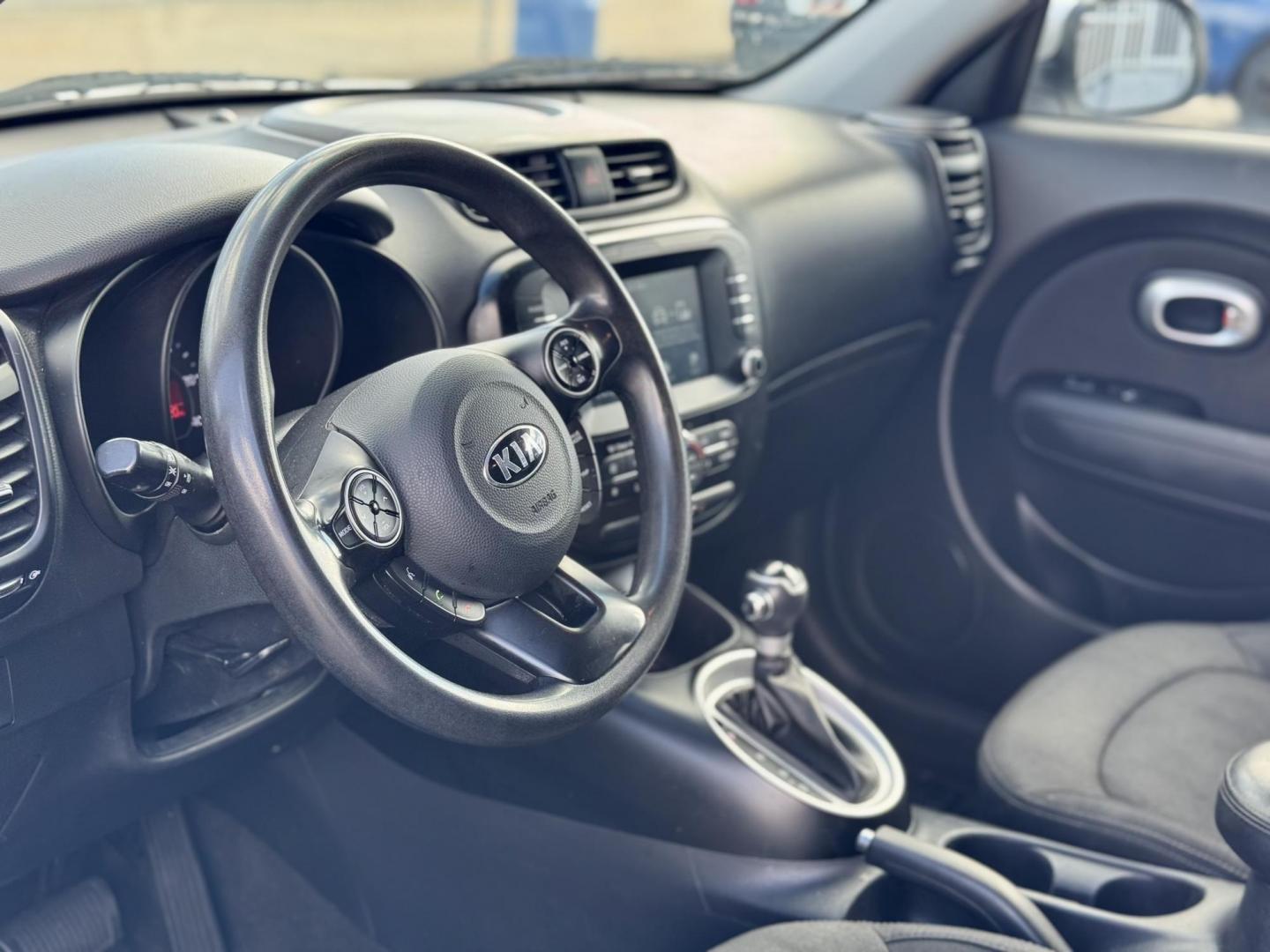 2018 SILVER Kia Soul + (KNDJP3A51J7) with an 2.0L L4 DOHC 16V engine, 6A transmission, located at 7600 S Western Ave., Chicago, IL, 60620, (773) 918-3980, 0.000000, 0.000000 - Photo#5