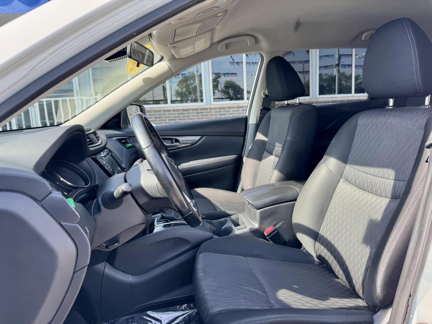 2020 WHITE Nissan Rogue S AWD (JN8AT2MV3LW) with an 2.5L L4 DOHC 16V engine, CVT transmission, located at 7600 S Western Ave., Chicago, IL, 60620, (773) 918-3980, 0.000000, 0.000000 - Photo#6