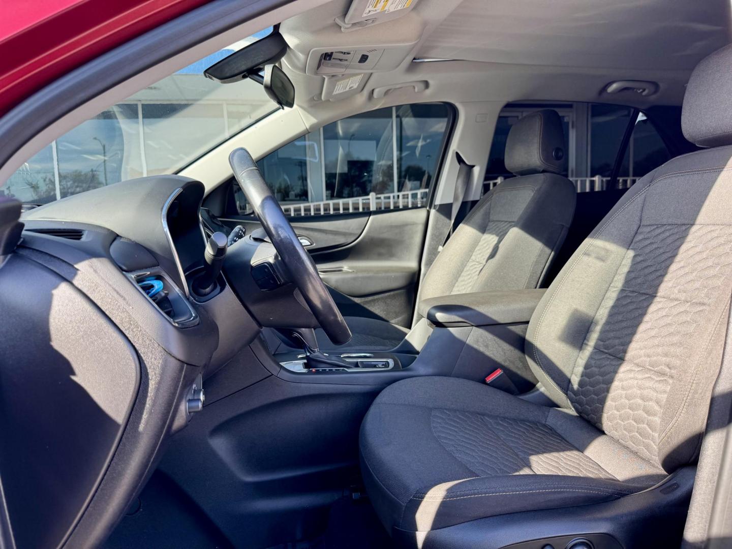 2018 RED Chevrolet Equinox LT 2WD (2GNAXJEV9J6) with an 1.5L L4 DIR DOHC 16V TURBO engine, 6A transmission, located at 7600 S Western Ave., Chicago, IL, 60620, (773) 918-3980, 0.000000, 0.000000 - Photo#7
