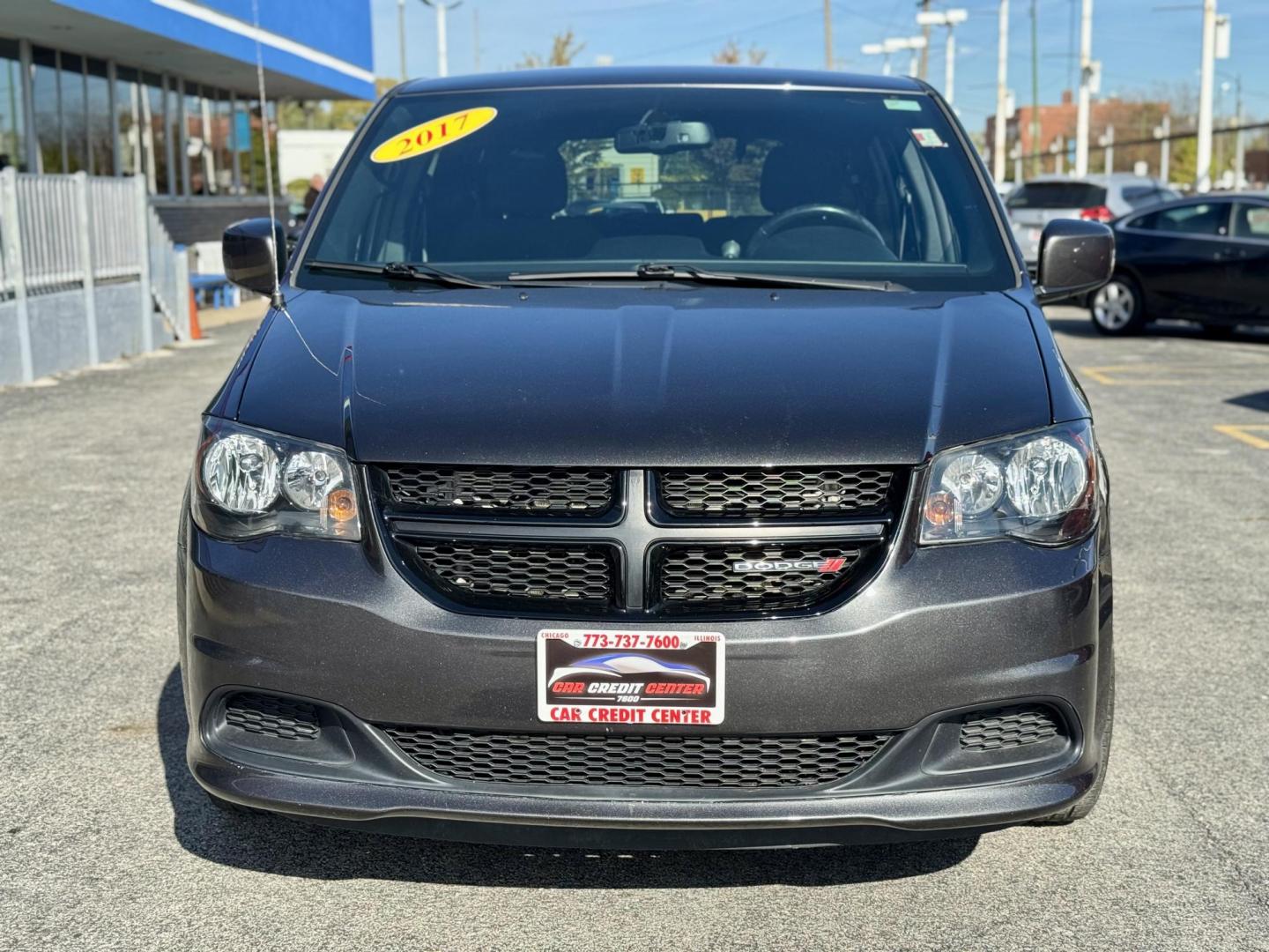 2017 GRAY Dodge Grand Caravan SE (2C4RDGBGXHR) with an 3.6L V6 DOHC 24V engine, 6A transmission, located at 7600 S Western Ave., Chicago, IL, 60620, (773) 918-3980, 0.000000, 0.000000 - Photo#1