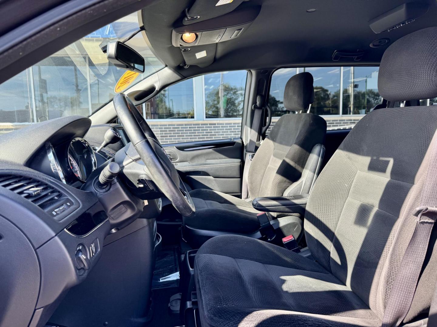 2017 GRAY Dodge Grand Caravan SE (2C4RDGBGXHR) with an 3.6L V6 DOHC 24V engine, 6A transmission, located at 7600 S Western Ave., Chicago, IL, 60620, (773) 918-3980, 0.000000, 0.000000 - Photo#6