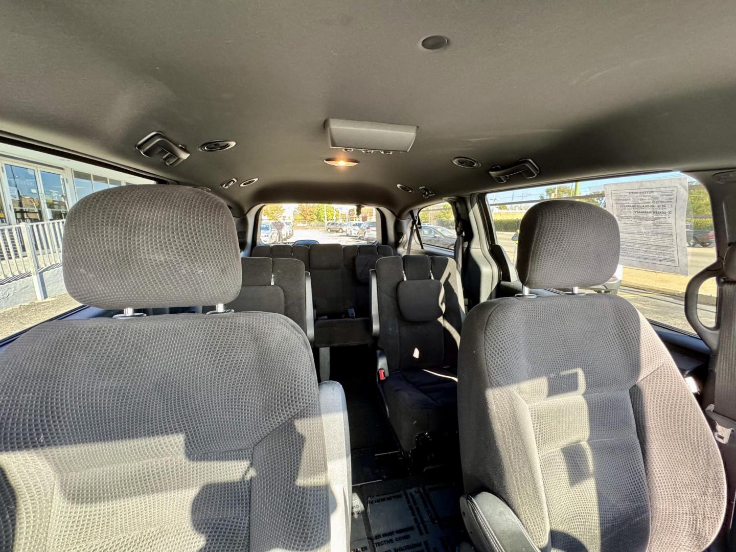 2017 GRAY Dodge Grand Caravan SE (2C4RDGBGXHR) with an 3.6L V6 DOHC 24V engine, 6A transmission, located at 7600 S Western Ave., Chicago, IL, 60620, (773) 918-3980, 0.000000, 0.000000 - Photo#11