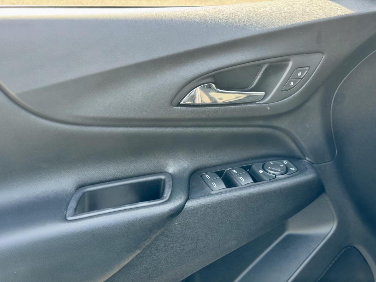 2019 BLACK Chevrolet Equinox LT 2WD (2GNAXJEV9K6) with an 1.5L L4 DIR DOHC 16V TURBO engine, 6A transmission, located at 7600 S Western Ave., Chicago, IL, 60620, (773) 918-3980, 0.000000, 0.000000 - Photo#13