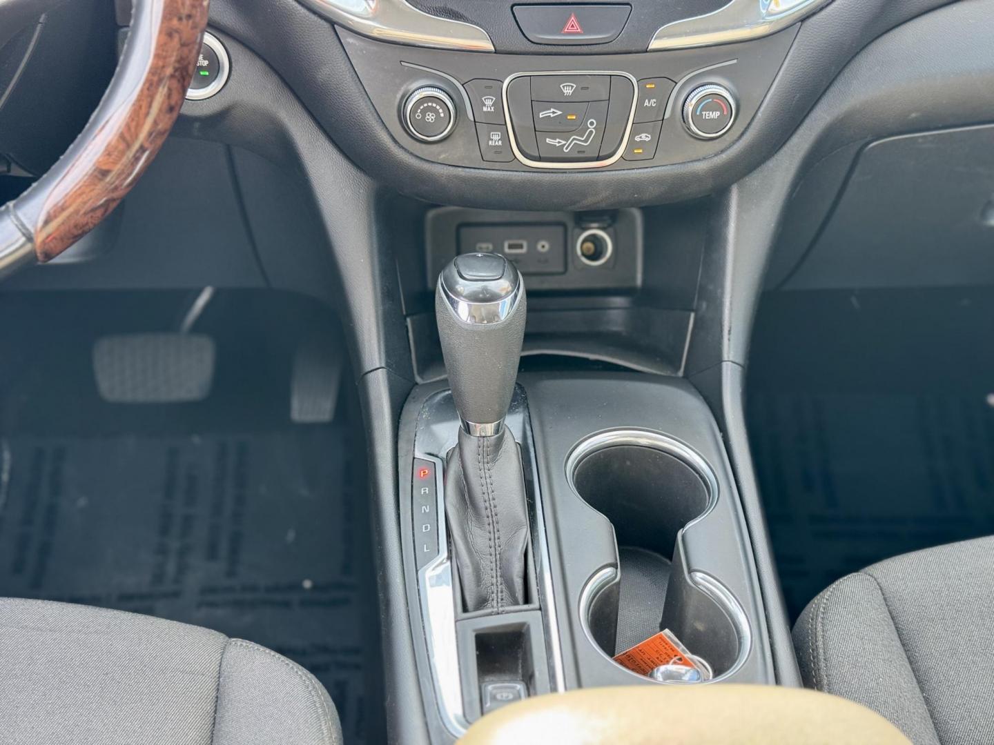 2019 BLACK Chevrolet Equinox LT 2WD (2GNAXJEV9K6) with an 1.5L L4 DIR DOHC 16V TURBO engine, 6A transmission, located at 7600 S Western Ave., Chicago, IL, 60620, (773) 918-3980, 0.000000, 0.000000 - Photo#11