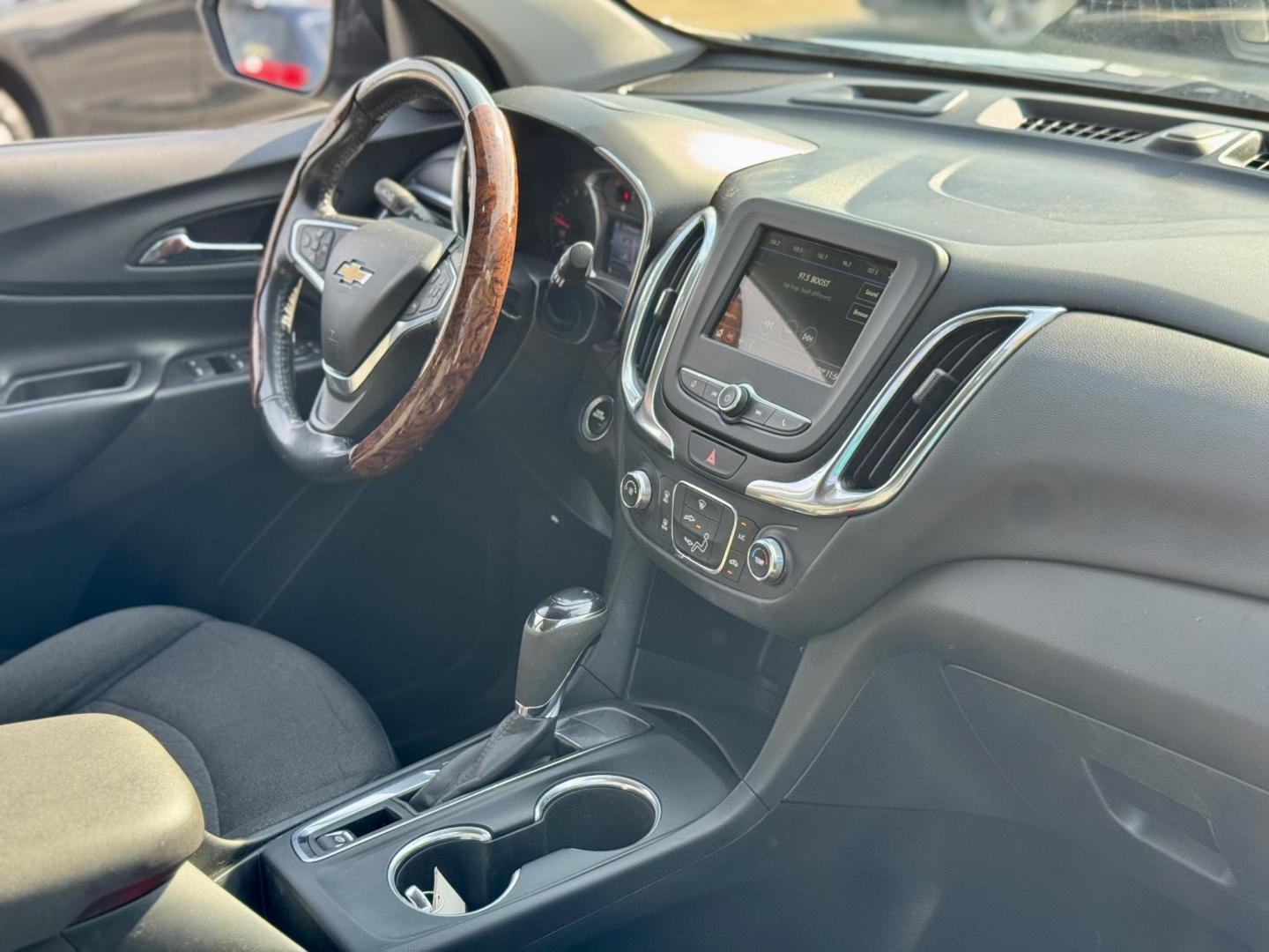 2019 BLACK Chevrolet Equinox LT 2WD (2GNAXJEV9K6) with an 1.5L L4 DIR DOHC 16V TURBO engine, 6A transmission, located at 7600 S Western Ave., Chicago, IL, 60620, (773) 918-3980, 0.000000, 0.000000 - Photo#8