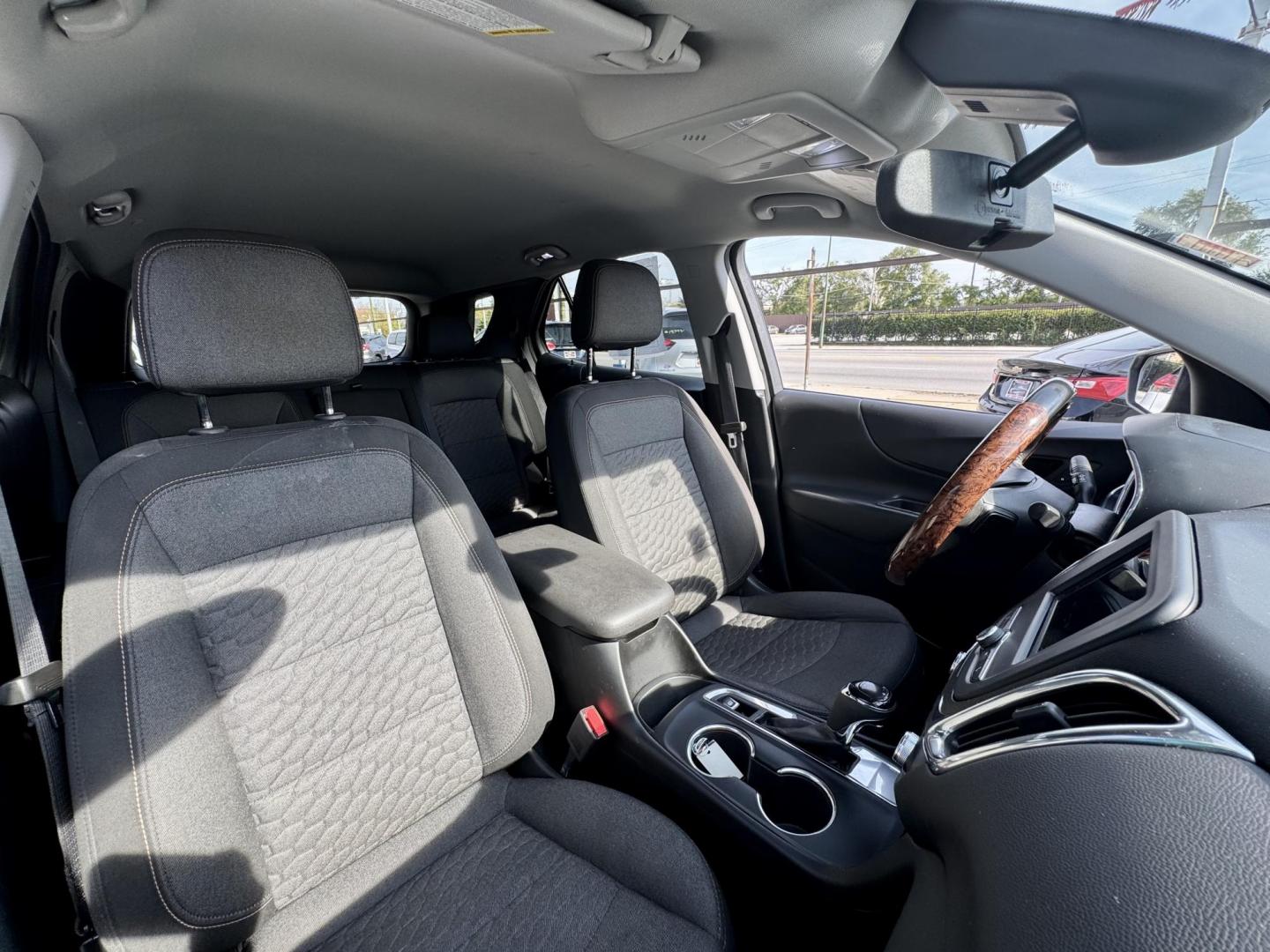 2019 BLACK Chevrolet Equinox LT 2WD (2GNAXJEV9K6) with an 1.5L L4 DIR DOHC 16V TURBO engine, 6A transmission, located at 7600 S Western Ave., Chicago, IL, 60620, (773) 918-3980, 0.000000, 0.000000 - Photo#9