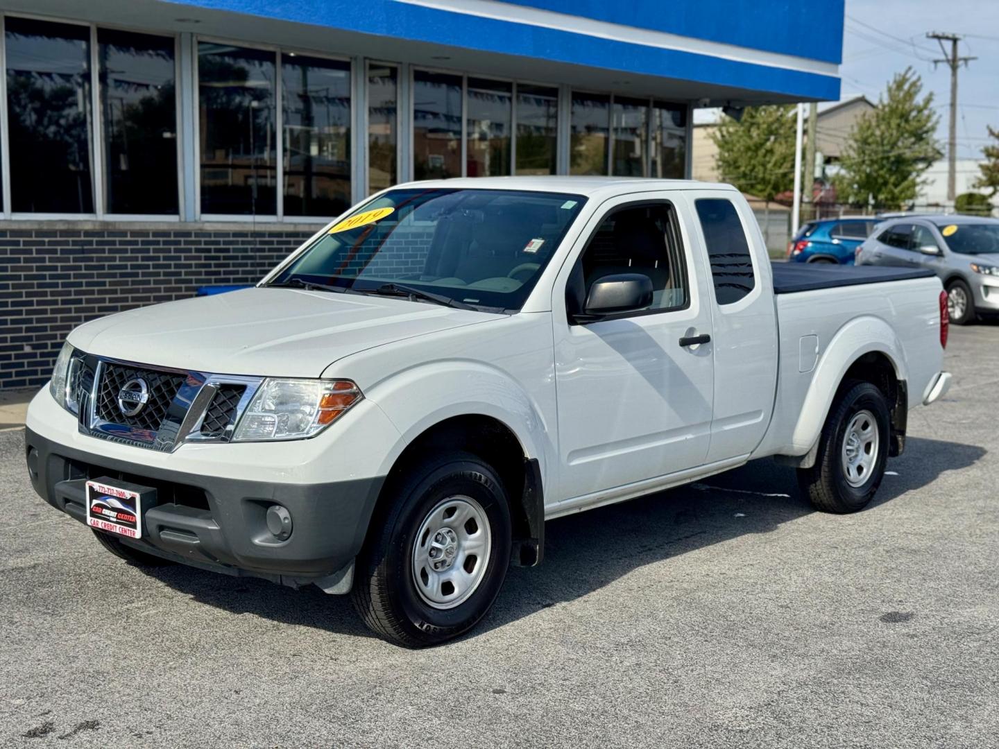 2019 WHITE Nissan Frontier S King Cab I4 5MT 2WD (1N6BD0CT5KN) with an 2.5L L4 DOHC 16V engine, 5M transmission, located at 7600 S Western Ave., Chicago, IL, 60620, (773) 918-3980, 0.000000, 0.000000 - Photo#2