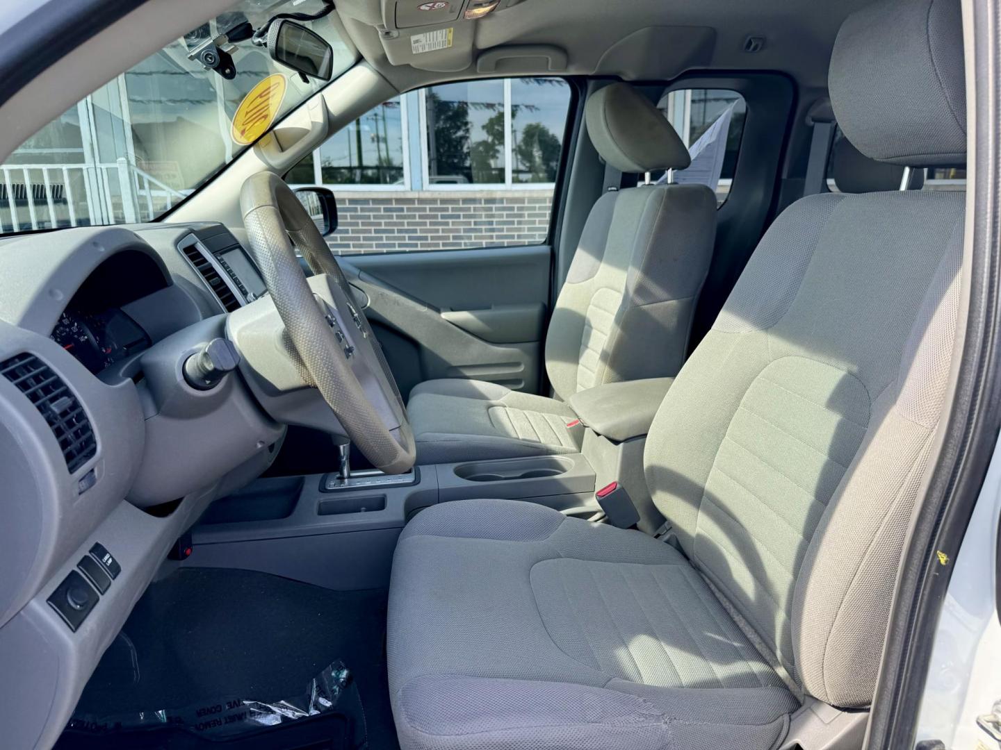 2019 WHITE Nissan Frontier S King Cab I4 5MT 2WD (1N6BD0CT5KN) with an 2.5L L4 DOHC 16V engine, 5M transmission, located at 7600 S Western Ave., Chicago, IL, 60620, (773) 918-3980, 0.000000, 0.000000 - Photo#7