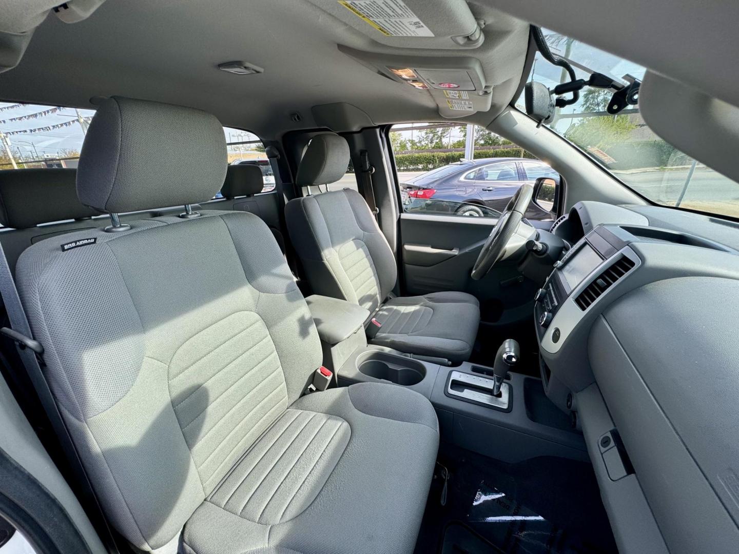 2019 WHITE Nissan Frontier S King Cab I4 5MT 2WD (1N6BD0CT5KN) with an 2.5L L4 DOHC 16V engine, 5M transmission, located at 7600 S Western Ave., Chicago, IL, 60620, (773) 918-3980, 0.000000, 0.000000 - Photo#10