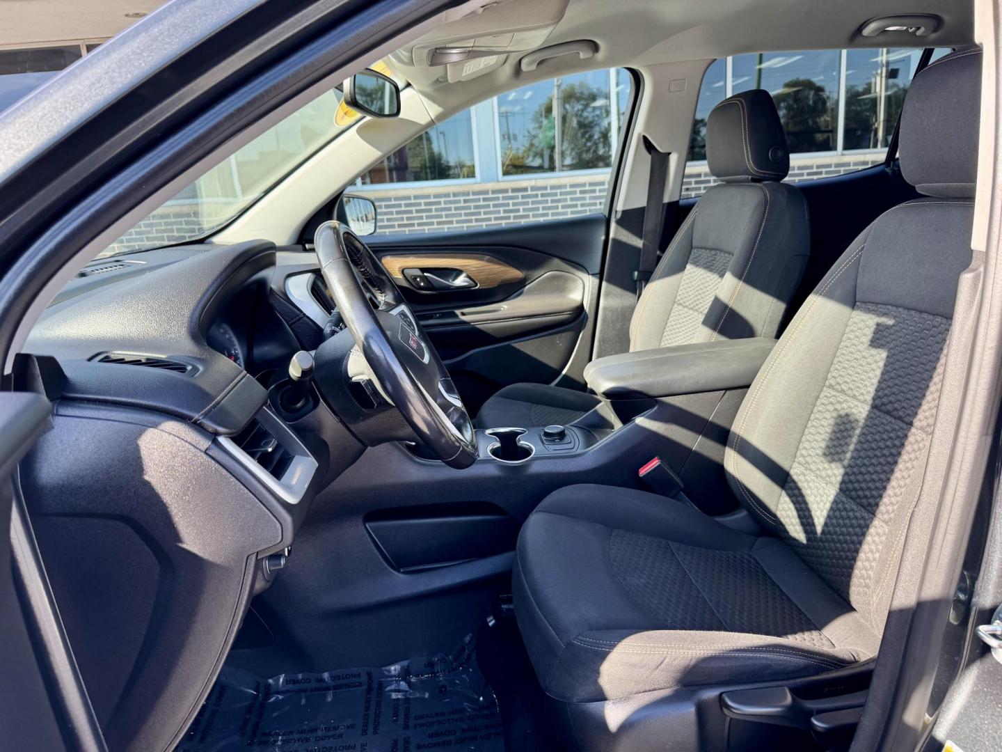 2018 GRAY GMC Terrain SLE (3GKALMEVXJL) with an 1.4L L4 DOHC 16V TURBO engine, 6A transmission, located at 7600 S Western Ave., Chicago, IL, 60620, (773) 918-3980, 0.000000, 0.000000 - Photo#7