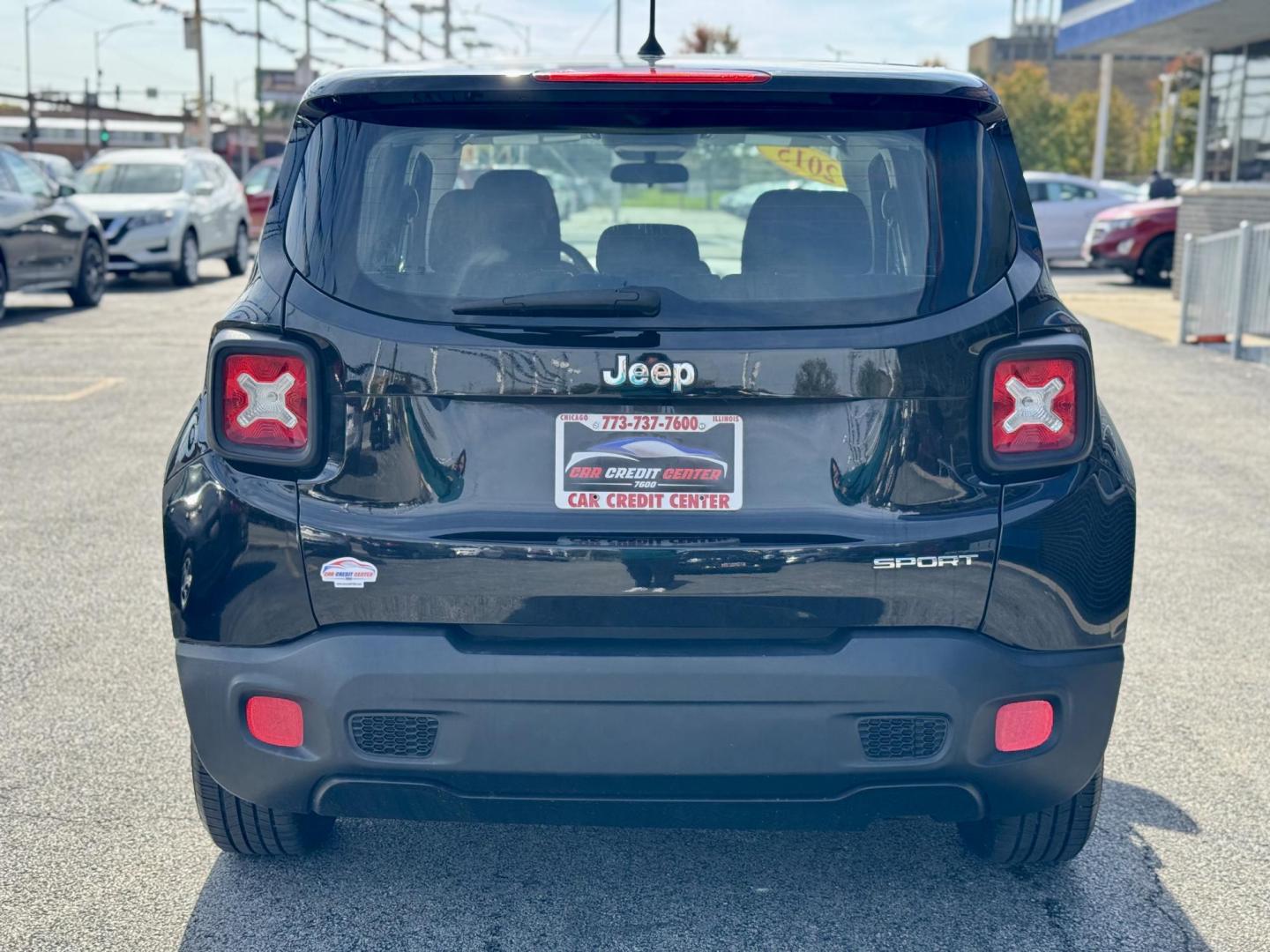 2015 BLACK Jeep Renegade Sport FWD (ZACCJAAT4FP) with an 2.4L L4 engine, 6-Speed Manual transmission, located at 7600 S Western Ave., Chicago, IL, 60620, (773) 918-3980, 0.000000, 0.000000 - Photo#3