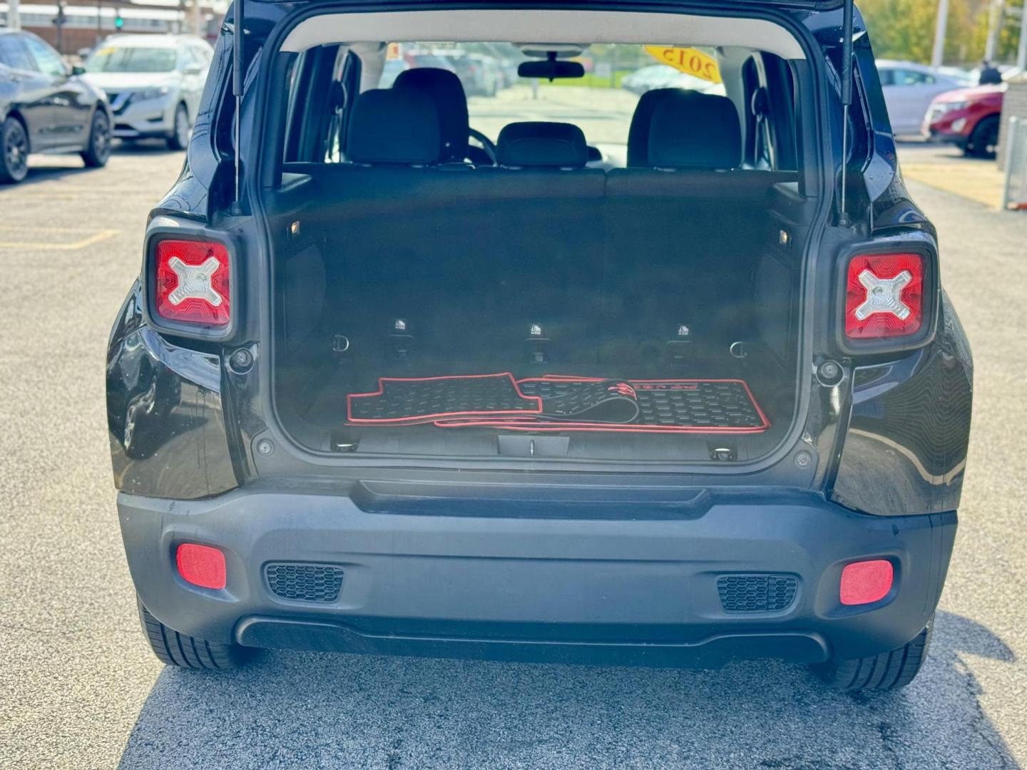 2015 BLACK Jeep Renegade Sport FWD (ZACCJAAT4FP) with an 2.4L L4 engine, 6-Speed Manual transmission, located at 7600 S Western Ave., Chicago, IL, 60620, (773) 918-3980, 0.000000, 0.000000 - Photo#4