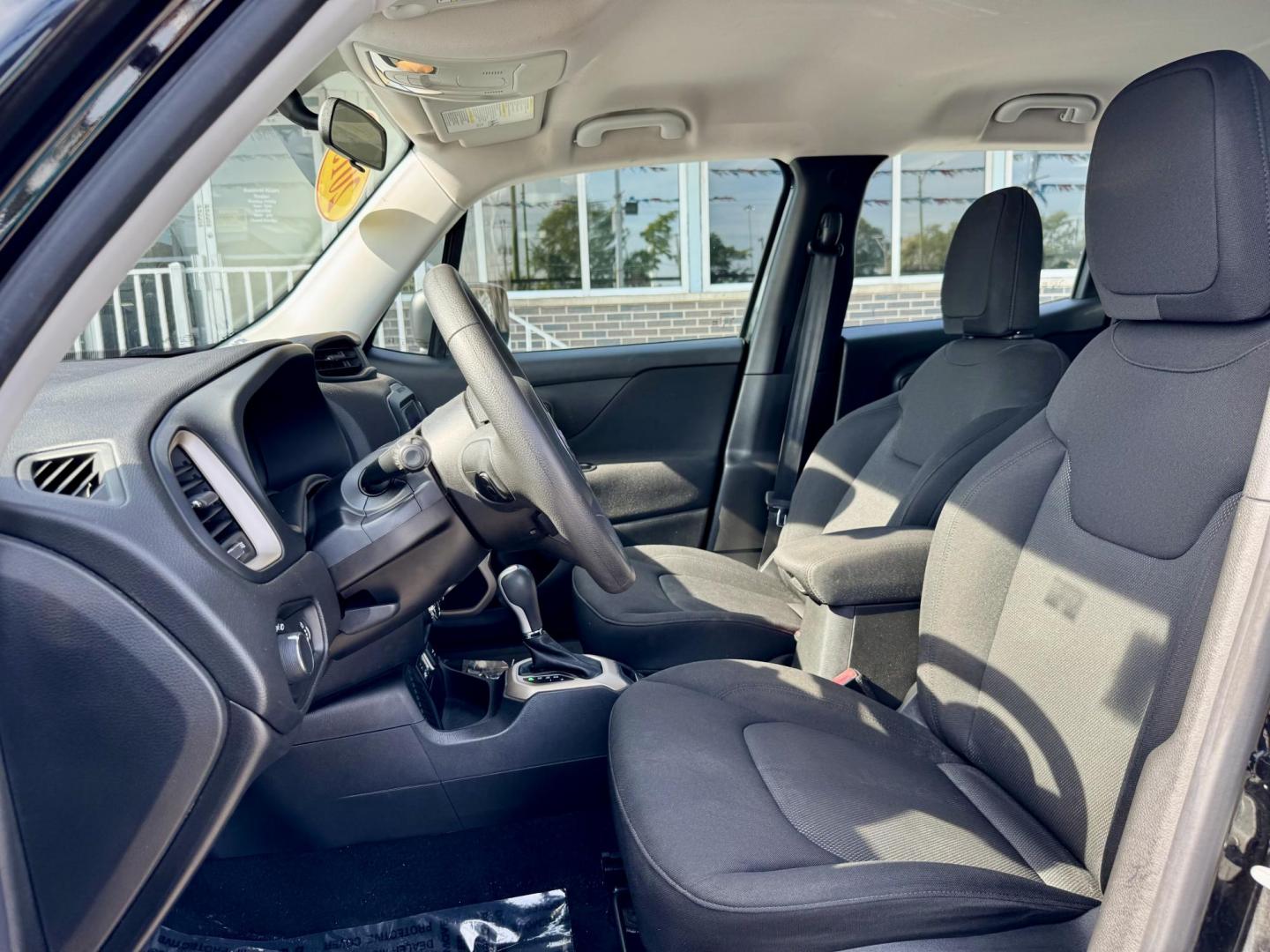 2015 BLACK Jeep Renegade Sport FWD (ZACCJAAT4FP) with an 2.4L L4 engine, 6-Speed Manual transmission, located at 7600 S Western Ave., Chicago, IL, 60620, (773) 918-3980, 0.000000, 0.000000 - Photo#6