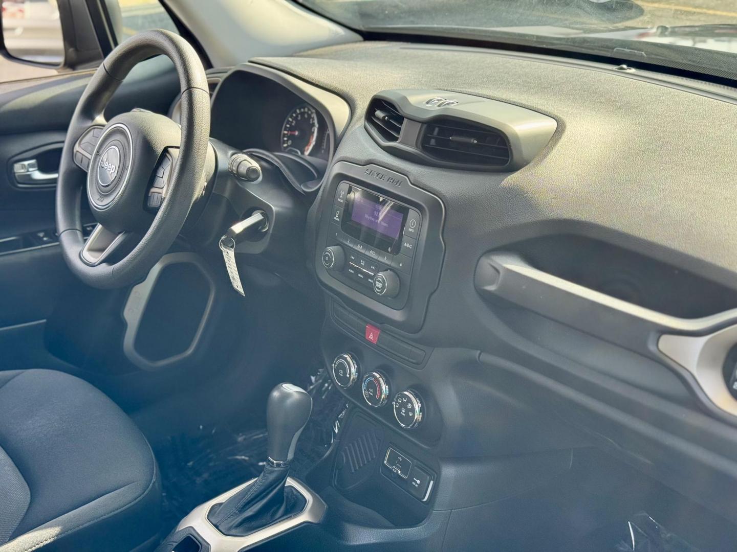 2015 BLACK Jeep Renegade Sport FWD (ZACCJAAT4FP) with an 2.4L L4 engine, 6-Speed Manual transmission, located at 7600 S Western Ave., Chicago, IL, 60620, (773) 918-3980, 0.000000, 0.000000 - Photo#8