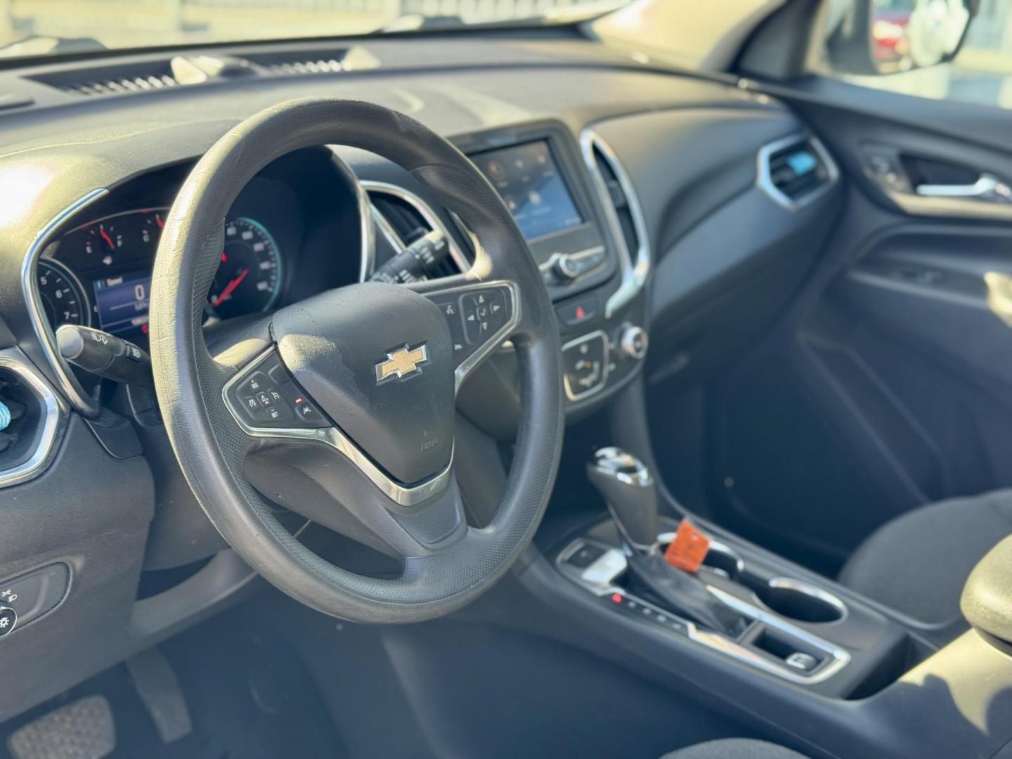 2021 SILVER Chevrolet Equinox LT AWD (3GNAXUEV9MS) with an 1.5L L4 DOHC 16V TURBO engine, 6A transmission, located at 7600 S Western Ave., Chicago, IL, 60620, (773) 918-3980, 0.000000, 0.000000 - Photo#5