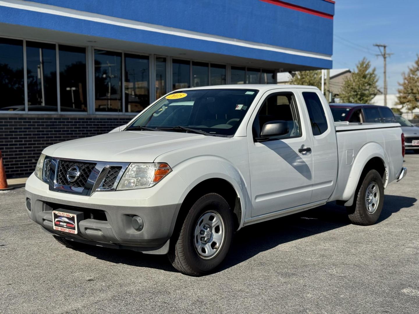 2015 WHITE Nissan Frontier SV King Cab I4 5MT 2WD (1N6BD0CT6FN) with an 2.5L L4 DOHC 16V engine, 5-Speed Manual transmission, located at 7600 S Western Ave., Chicago, IL, 60620, (773) 918-3980, 0.000000, 0.000000 - Photo#2