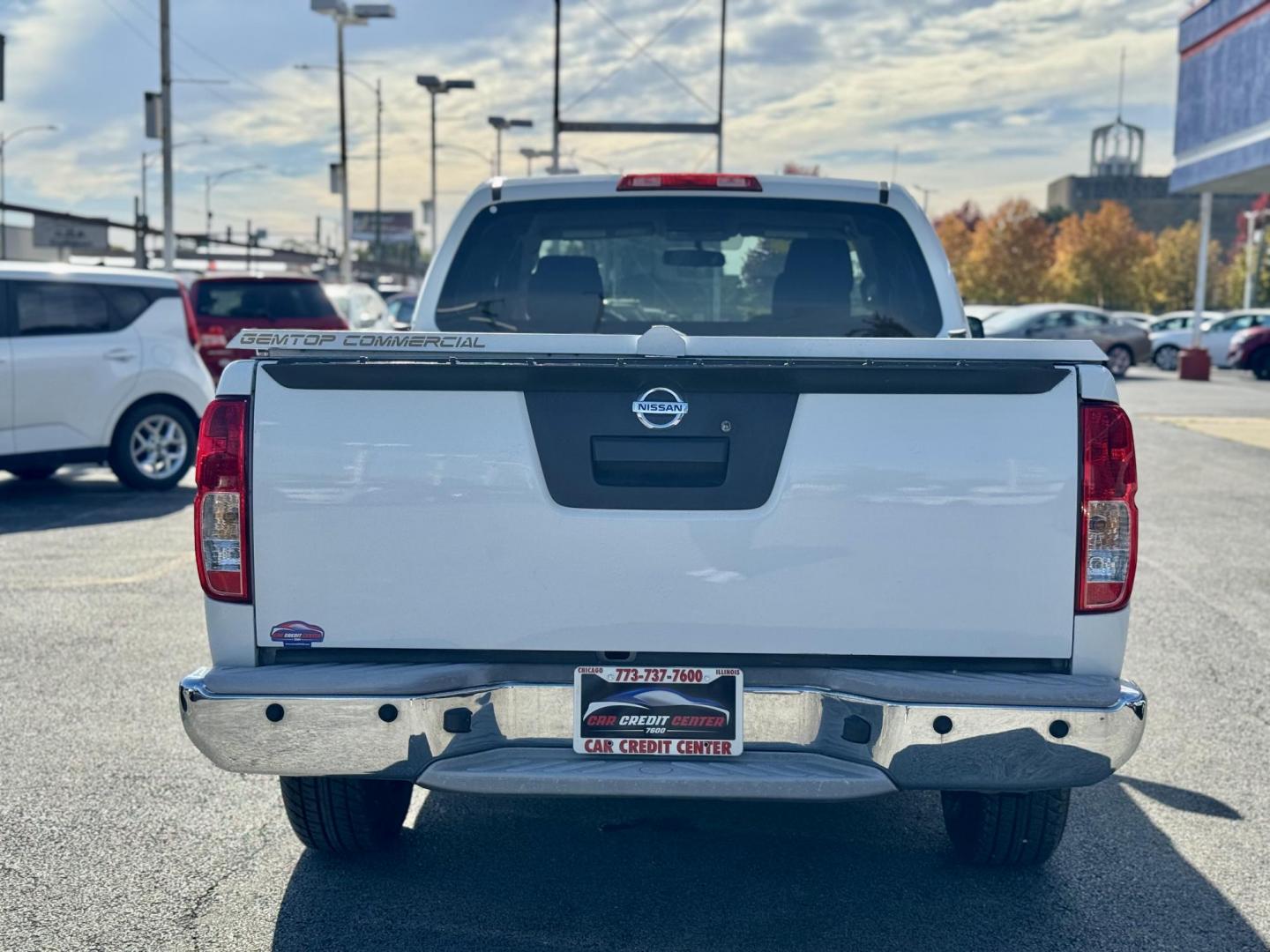 2015 WHITE Nissan Frontier SV King Cab I4 5MT 2WD (1N6BD0CT6FN) with an 2.5L L4 DOHC 16V engine, 5-Speed Manual transmission, located at 7600 S Western Ave., Chicago, IL, 60620, (773) 918-3980, 0.000000, 0.000000 - Photo#3