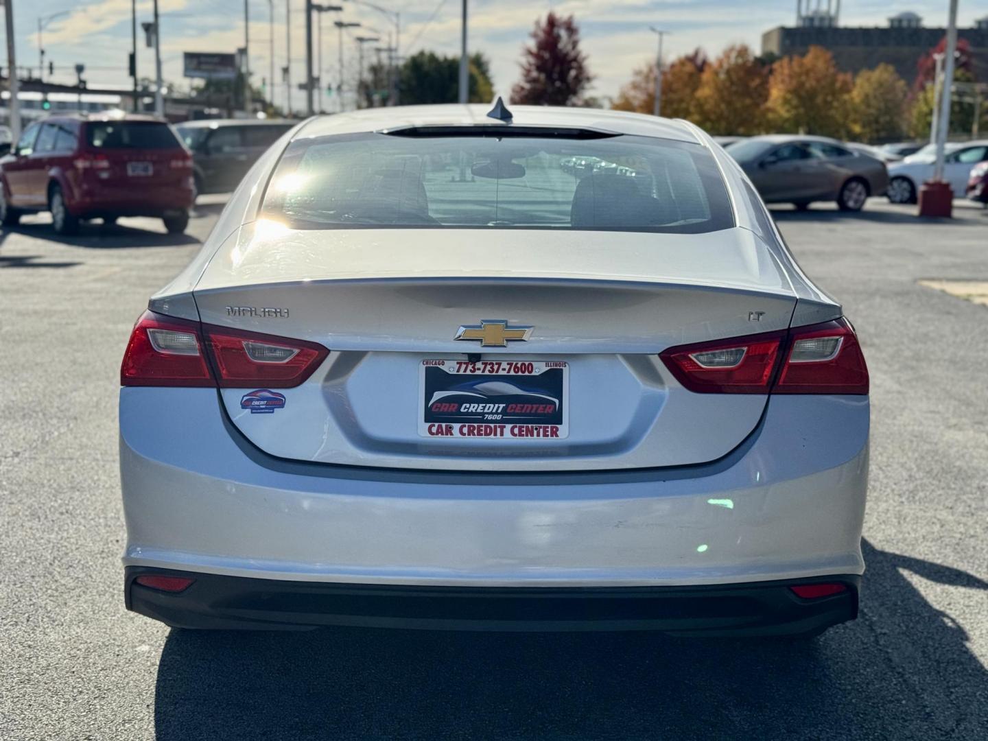 2018 SILVER Chevrolet Malibu LT (1G1ZD5ST2JF) with an 1.5L L4 DOHC 16V engine, 6A transmission, located at 7600 S Western Ave., Chicago, IL, 60620, (773) 918-3980, 0.000000, 0.000000 - Photo#3