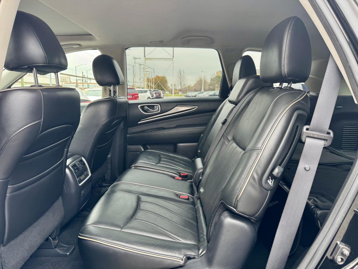 2017 BLACK Infiniti QX60 Base AWD (5N1DL0MM7HC) with an 3.5L V6 DOHC 24V engine, CVT transmission, located at 7600 S Western Ave., Chicago, IL, 60620, (773) 918-3980, 0.000000, 0.000000 - Photo#11