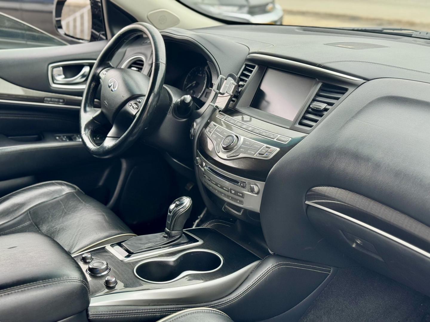 2017 BLACK Infiniti QX60 Base AWD (5N1DL0MM7HC) with an 3.5L V6 DOHC 24V engine, CVT transmission, located at 7600 S Western Ave., Chicago, IL, 60620, (773) 918-3980, 0.000000, 0.000000 - Photo#8