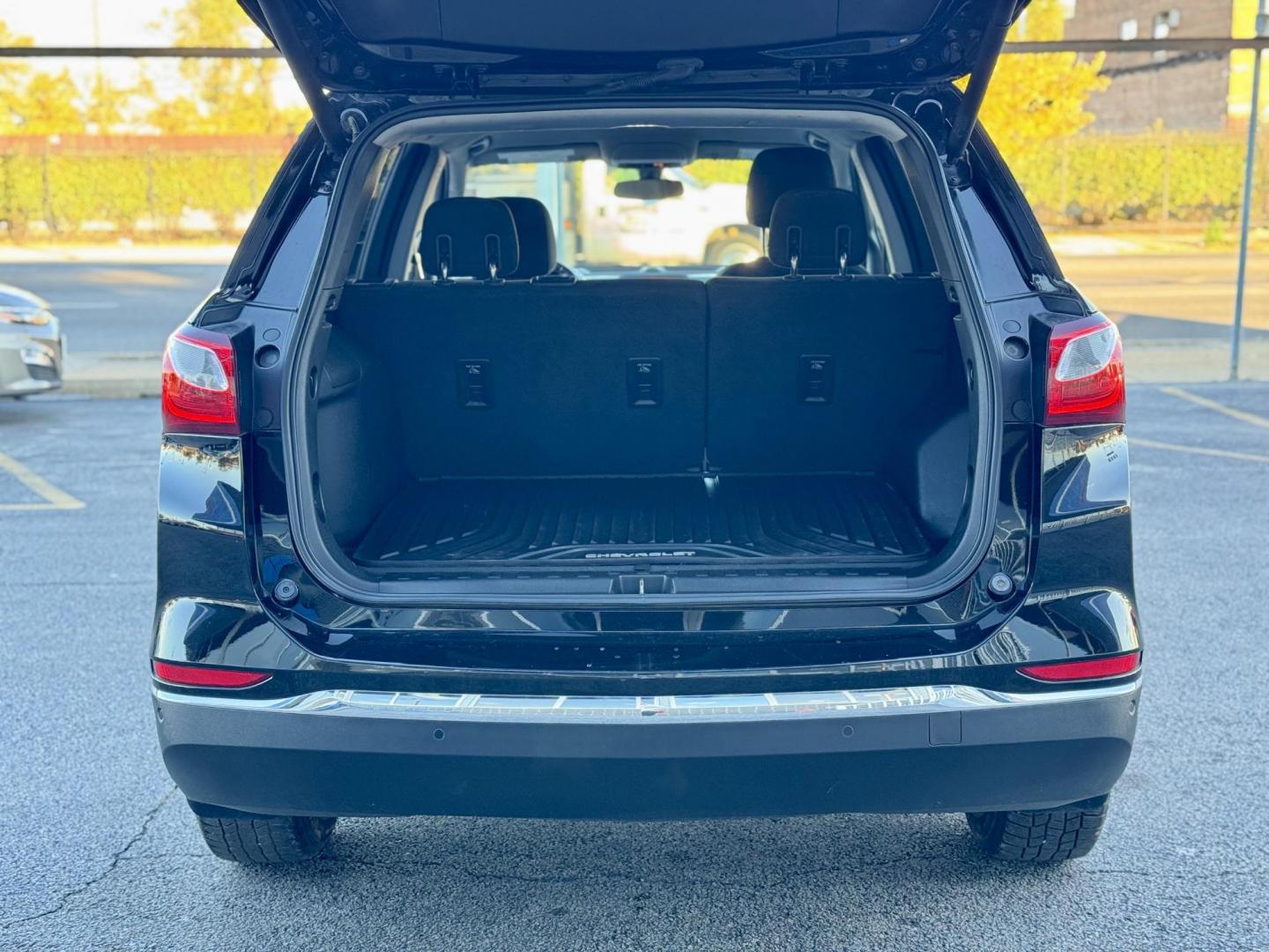 2019 BLACK Chevrolet Equinox LT 1.5 2WD (2GNAXKEV1K6) with an 1.5L L4 DIR DOHC 16V TURBO engine, 6A transmission, located at 7600 S Western Ave., Chicago, IL, 60620, (773) 918-3980, 0.000000, 0.000000 - Photo#4