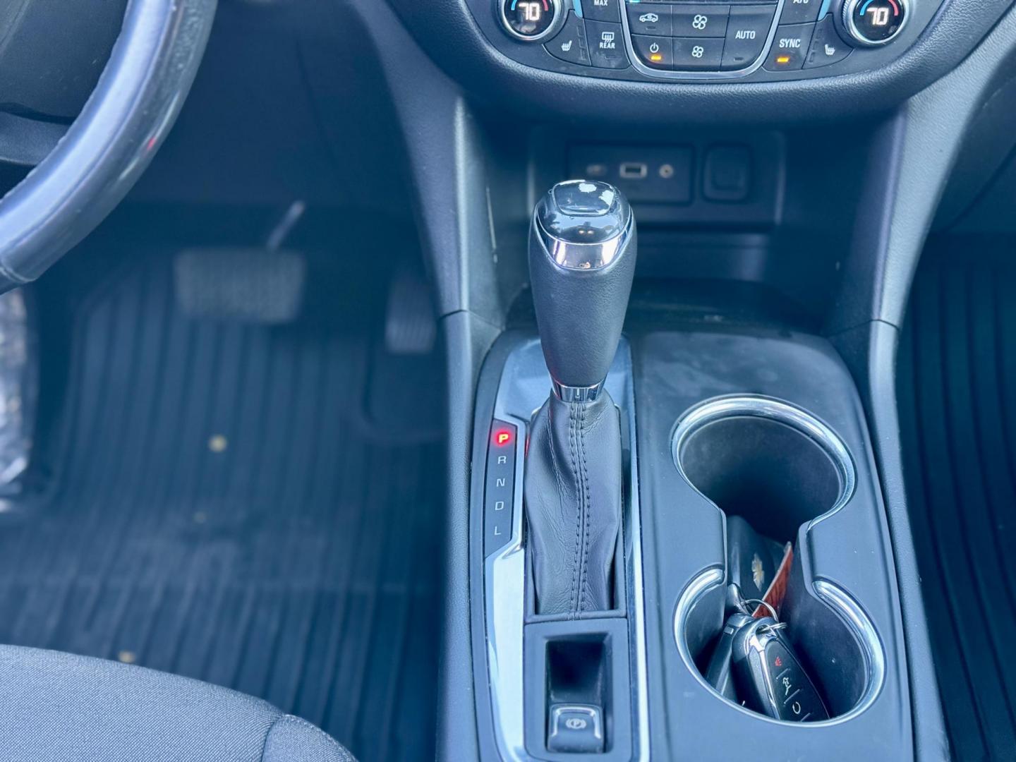 2019 BLACK Chevrolet Equinox LT 1.5 2WD (2GNAXKEV1K6) with an 1.5L L4 DIR DOHC 16V TURBO engine, 6A transmission, located at 7600 S Western Ave., Chicago, IL, 60620, (773) 918-3980, 0.000000, 0.000000 - Photo#10