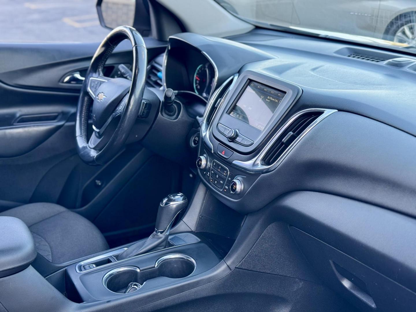 2019 BLACK Chevrolet Equinox LT 1.5 2WD (2GNAXKEV1K6) with an 1.5L L4 DIR DOHC 16V TURBO engine, 6A transmission, located at 7600 S Western Ave., Chicago, IL, 60620, (773) 918-3980, 0.000000, 0.000000 - Photo#7