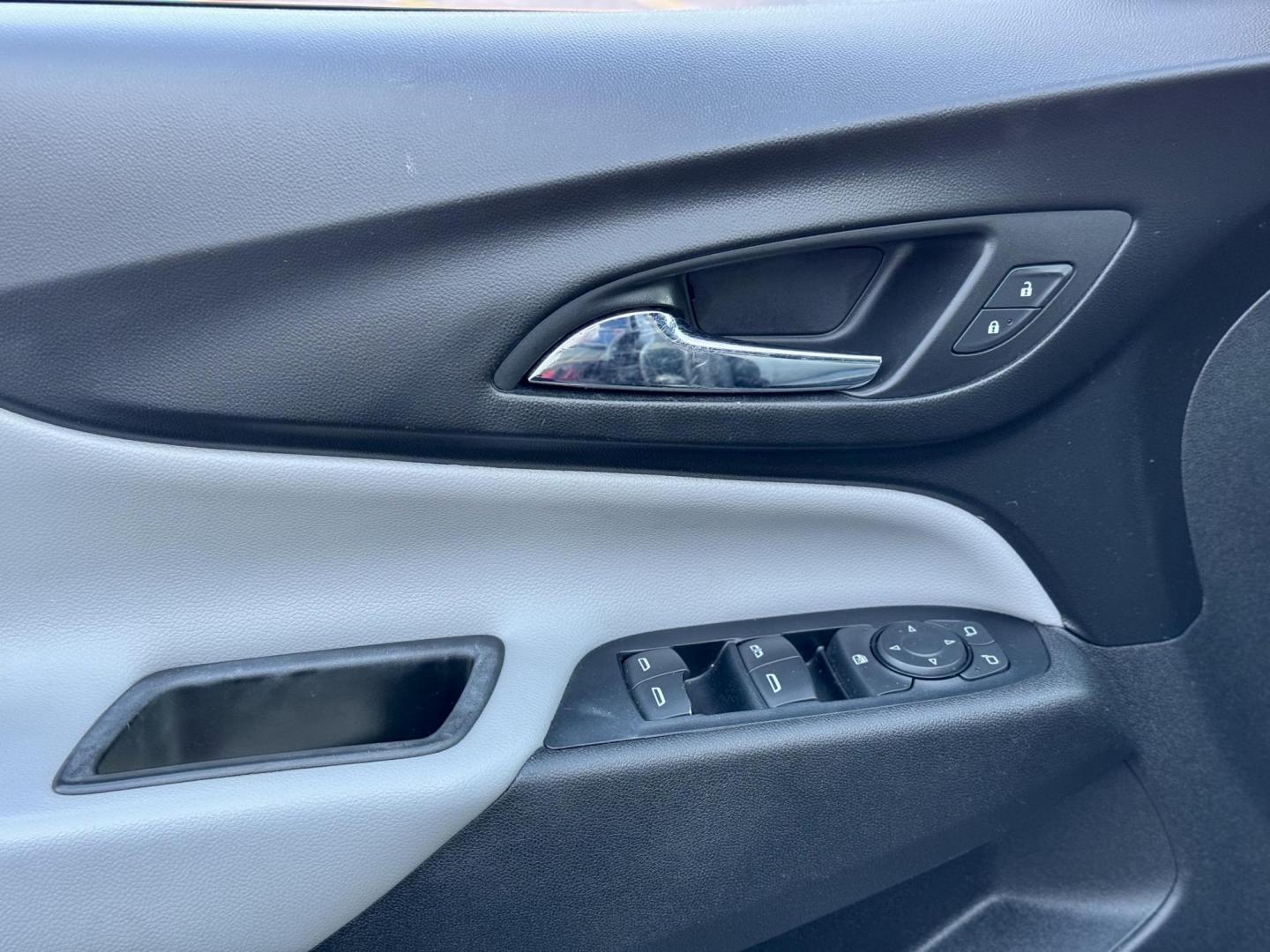 2019 GRAY Chevrolet Equinox LS 2WD (3GNAXHEV7KS) with an 1.5L L4 DIR DOHC 16V TURBO engine, 6A transmission, located at 7600 S Western Ave., Chicago, IL, 60620, (773) 918-3980, 0.000000, 0.000000 - Photo#13