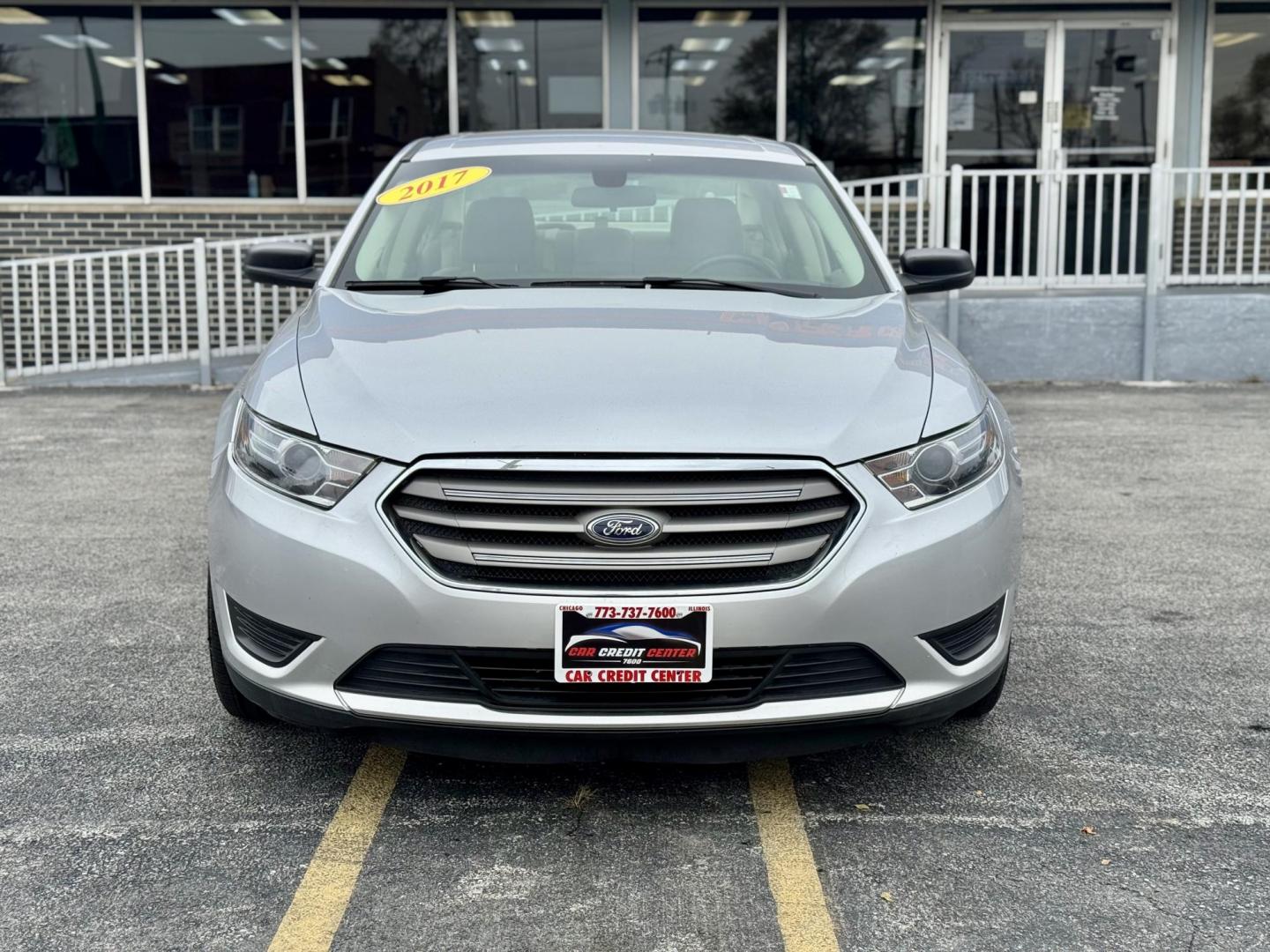 2017 SILVER Ford Taurus SE FWD (1FAHP2D87HG) with an 3.5L V6 DOHC 24V engine, 6A transmission, located at 7600 S Western Ave., Chicago, IL, 60620, (773) 918-3980, 0.000000, 0.000000 - Photo#1