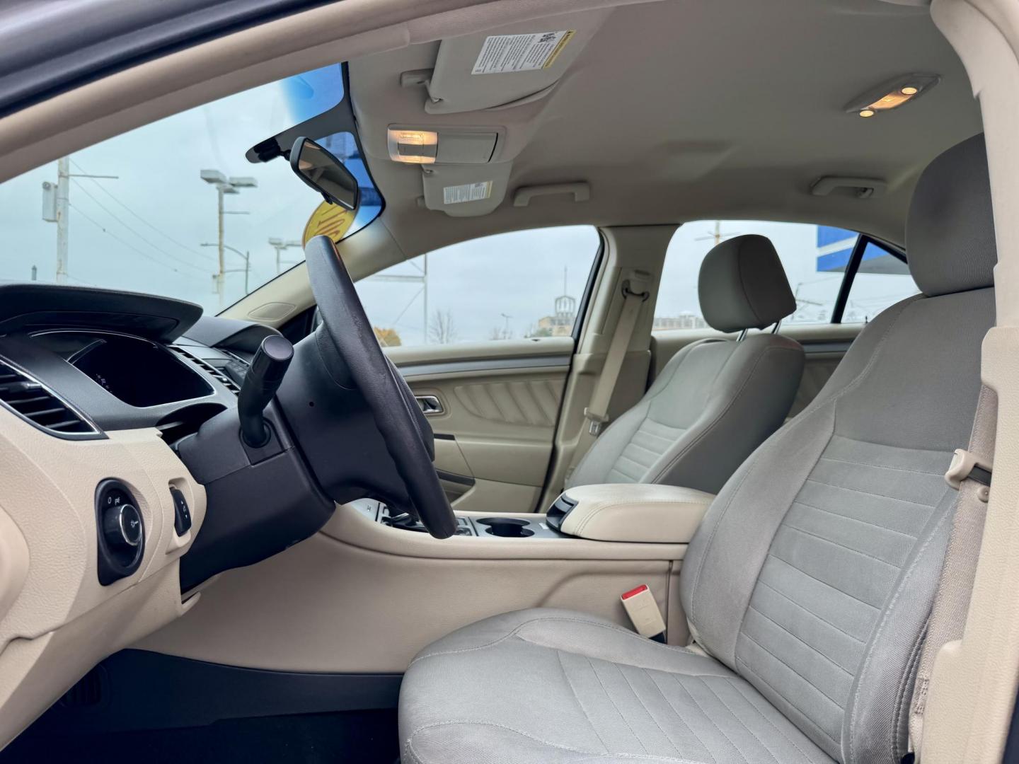 2017 SILVER Ford Taurus SE FWD (1FAHP2D87HG) with an 3.5L V6 DOHC 24V engine, 6A transmission, located at 7600 S Western Ave., Chicago, IL, 60620, (773) 918-3980, 0.000000, 0.000000 - Photo#7