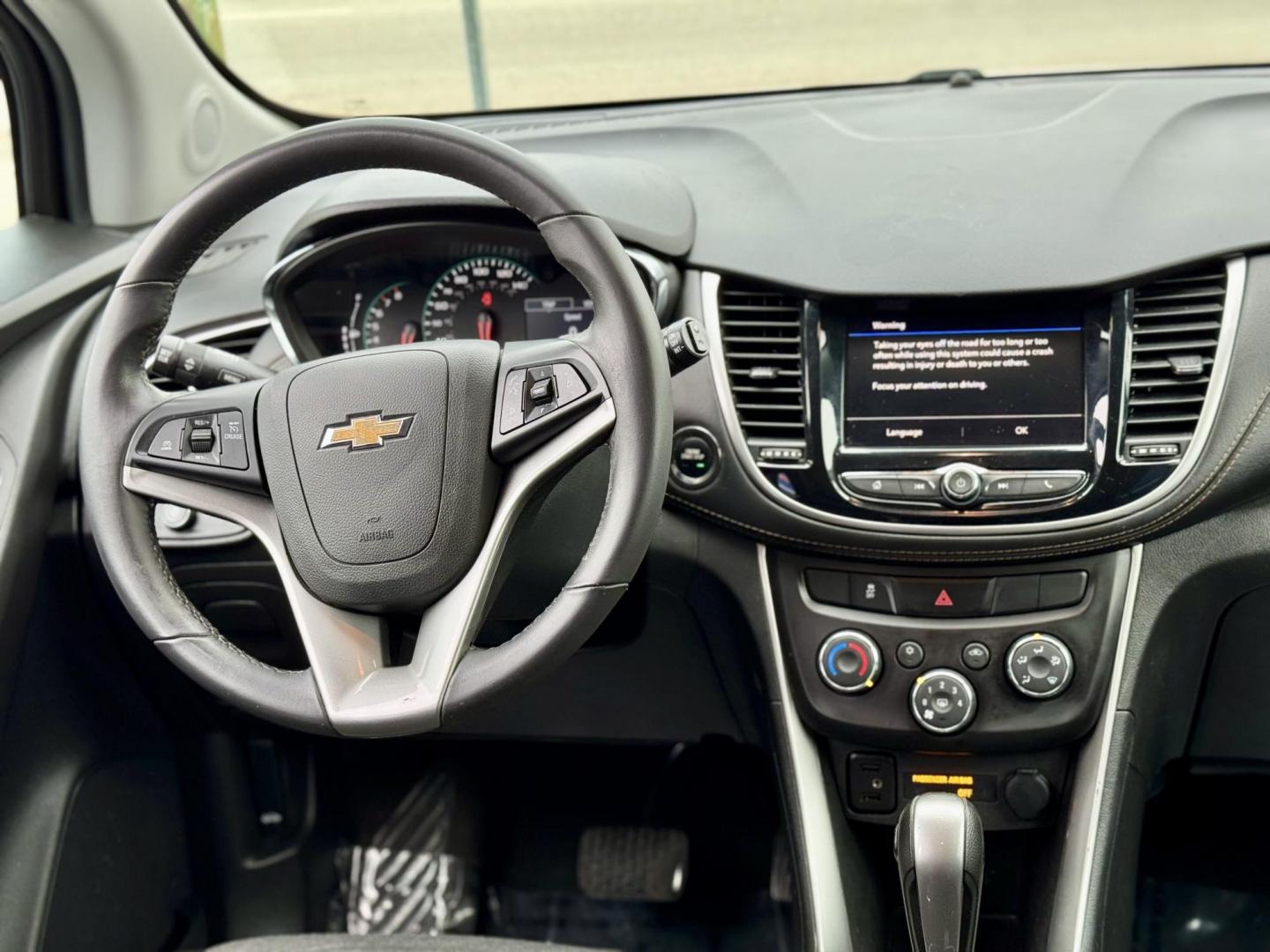 2020 SILVER Chevrolet Trax LT FWD (KL7CJLSBXLB) with an 1.4L L4 DOHC 16V engine, 6A transmission, located at 7600 S Western Ave., Chicago, IL, 60620, (773) 918-3980, 0.000000, 0.000000 - Photo#6