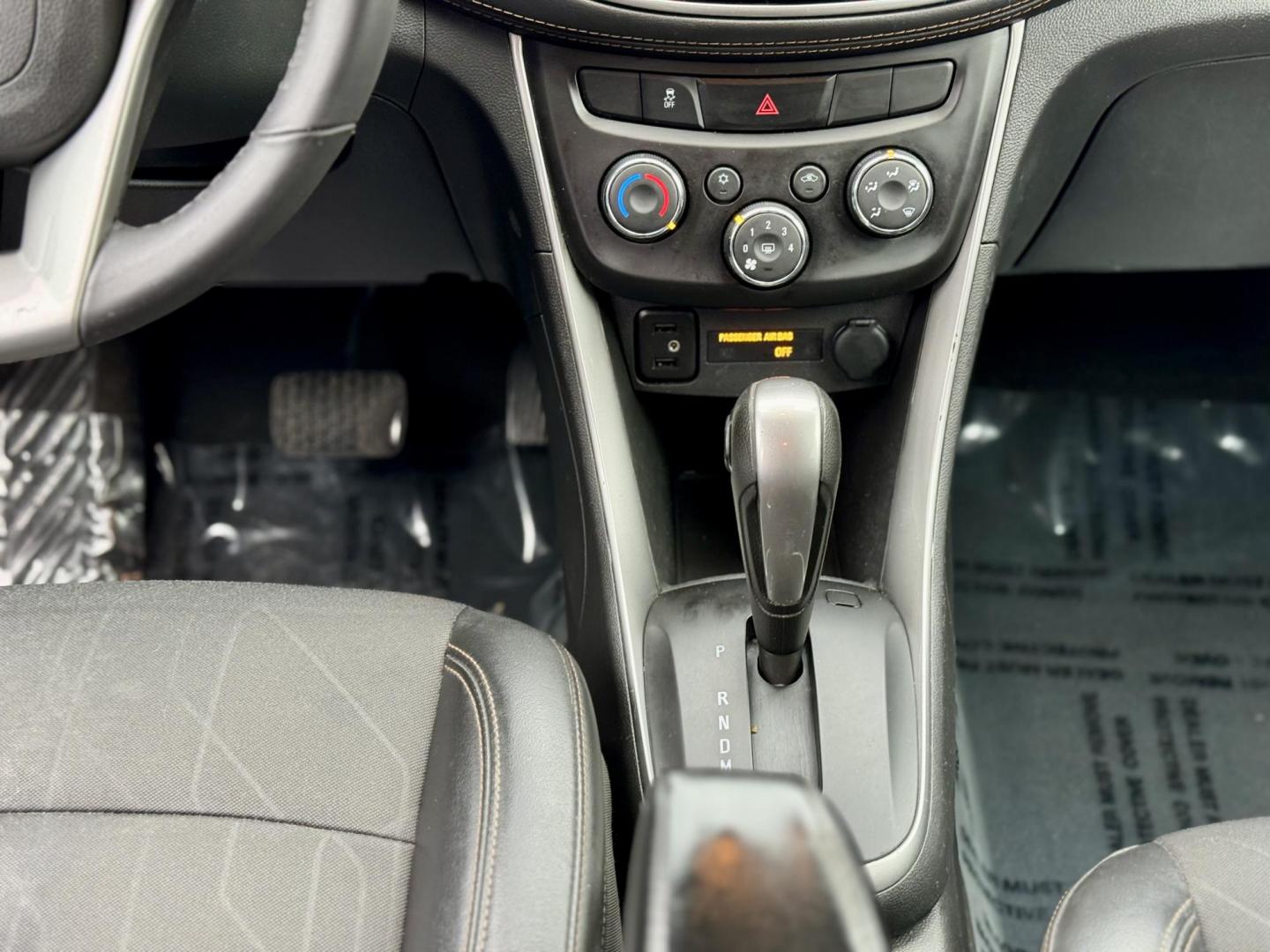 2020 SILVER Chevrolet Trax LT FWD (KL7CJLSBXLB) with an 1.4L L4 DOHC 16V engine, 6A transmission, located at 7600 S Western Ave., Chicago, IL, 60620, (773) 918-3980, 0.000000, 0.000000 - Photo#11