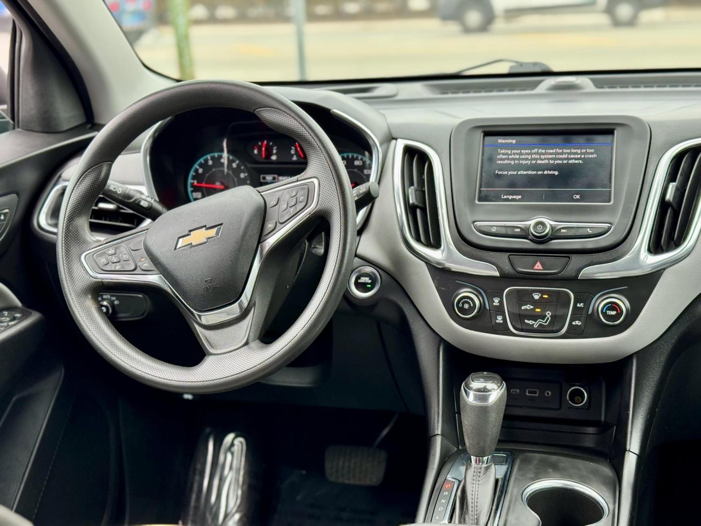 2020 GRAY Chevrolet Equinox 1FL AWD (2GNAX5EV3L6) with an 1.5L L4 DIR DOHC 16V TURBO engine, 6A transmission, located at 7600 S Western Ave., Chicago, IL, 60620, (773) 918-3980, 0.000000, 0.000000 - Photo#5