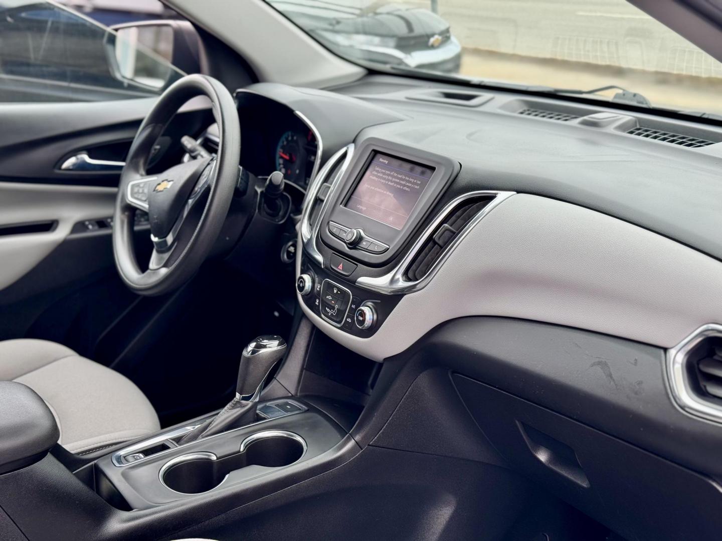 2020 GRAY Chevrolet Equinox 1FL AWD (2GNAX5EV3L6) with an 1.5L L4 DIR DOHC 16V TURBO engine, 6A transmission, located at 7600 S Western Ave., Chicago, IL, 60620, (773) 918-3980, 0.000000, 0.000000 - Photo#7