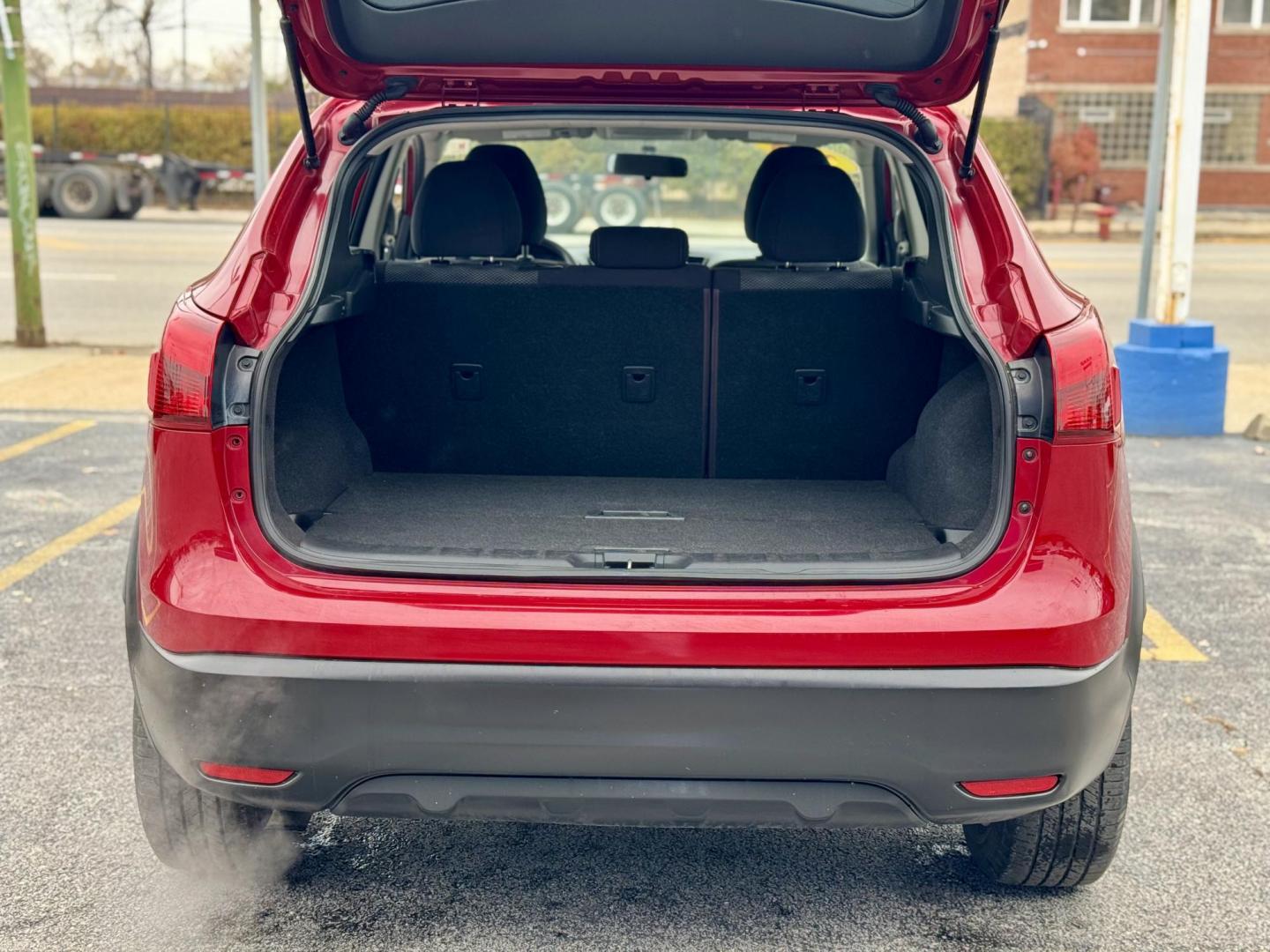 2018 RED Nissan Rogue Sport S AWD (JN1BJ1CR6JW) with an 2.0L L4 DOHC 16V engine, CVT transmission, located at 7600 S Western Ave., Chicago, IL, 60620, (773) 918-3980, 0.000000, 0.000000 - Photo#4